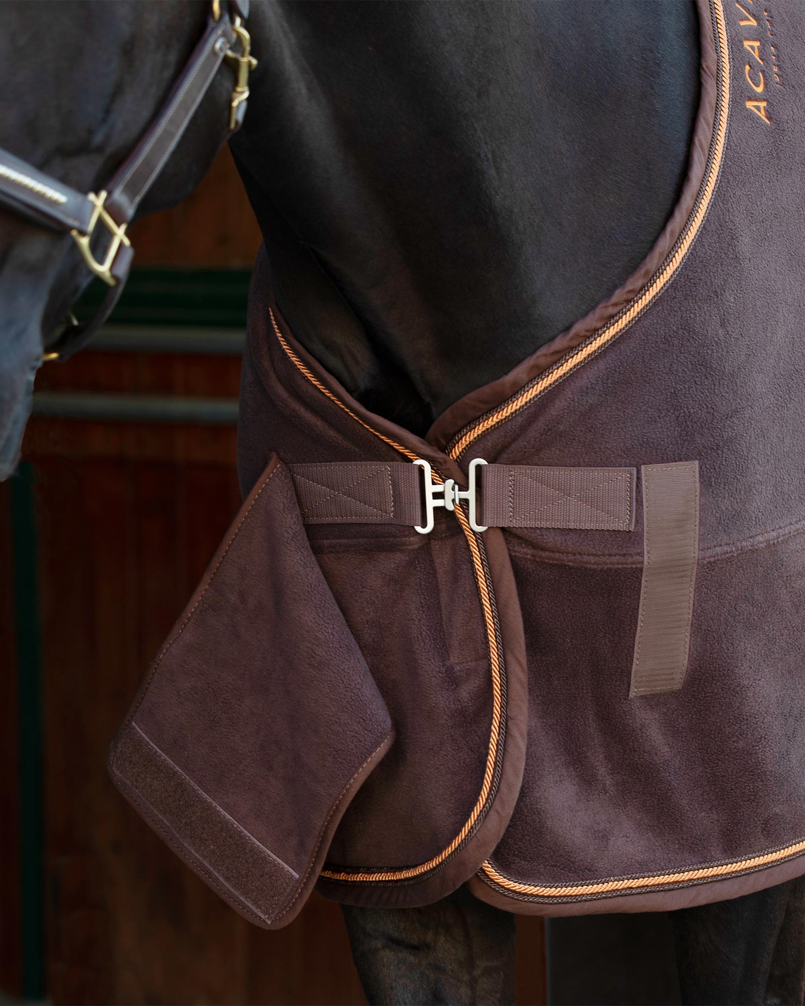 Acavallo Fleece Stable Rug 800G Brown/Orange