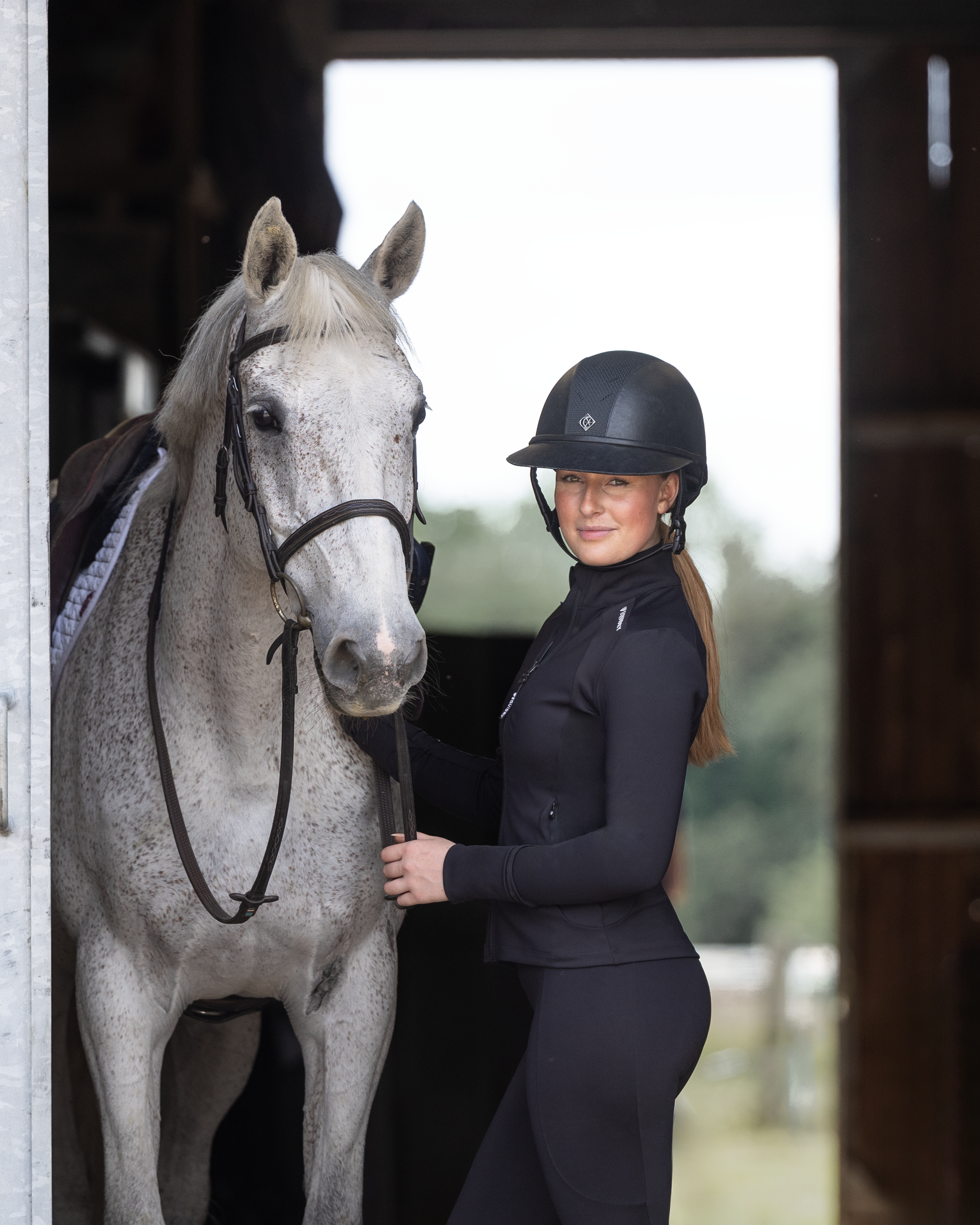 EQUIDRY Women's Water Repellent Zip up Top Black/White