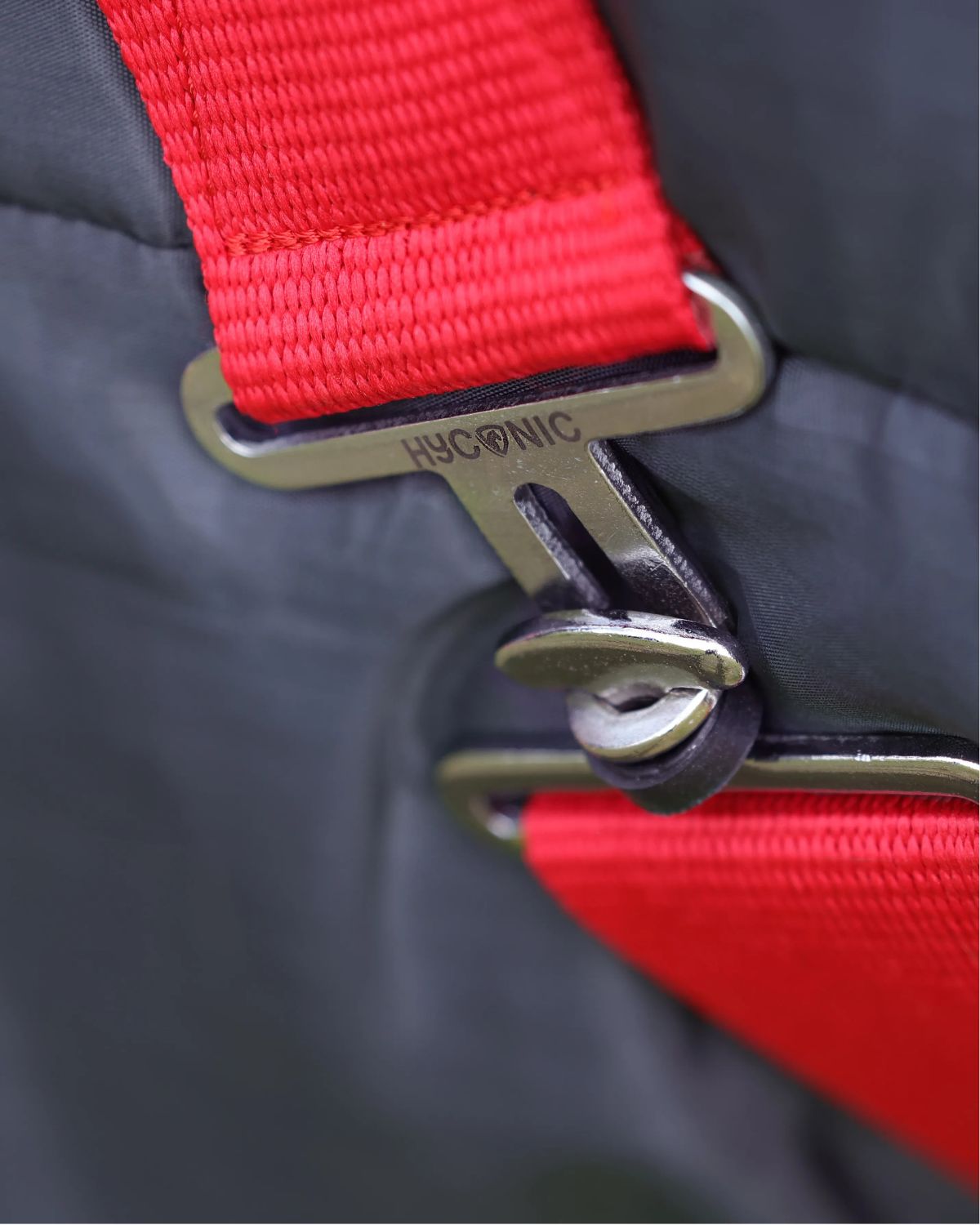 HyCONIC Heavyweight Stable Rug, Charcoal/Red, 250g Fill, Cross Surcingles, Winter Horse Protection, Equestrian Gear.