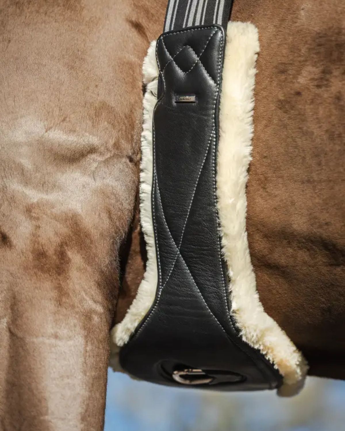 LEMIEUX ARIKA SIMUWOOL CONTOURED LONG GIRTH BLACK - Horse Saddle Girth Leather Comfort Equiflair - 115cm