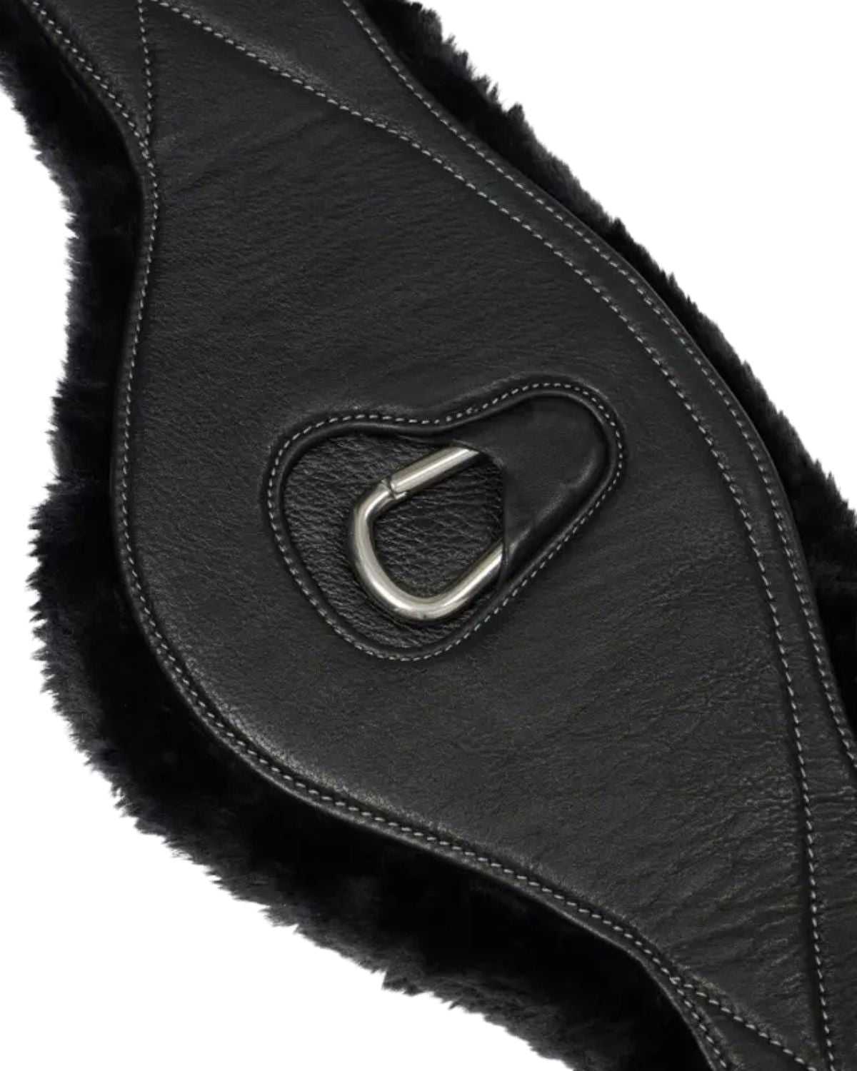 Lemieux Arika Simuwool Contoured Long Girth - Black: Close-up of Horse Girth with D-Ring & Faux Wool Lining - 110cm