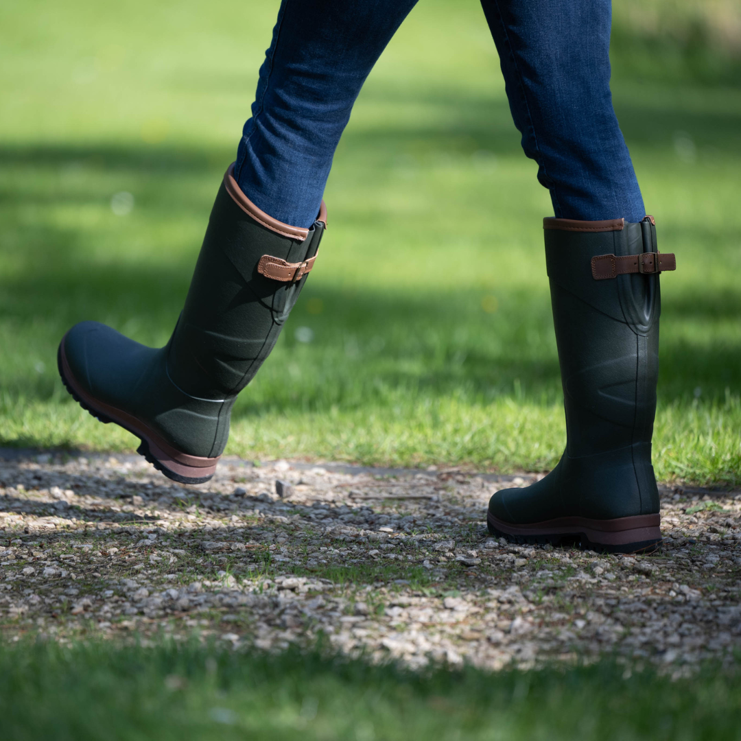 TOGGI BARNSDALE Wellington Boots: Waterproof Rubber Boots with Adjustable Gusset and Leather Strap