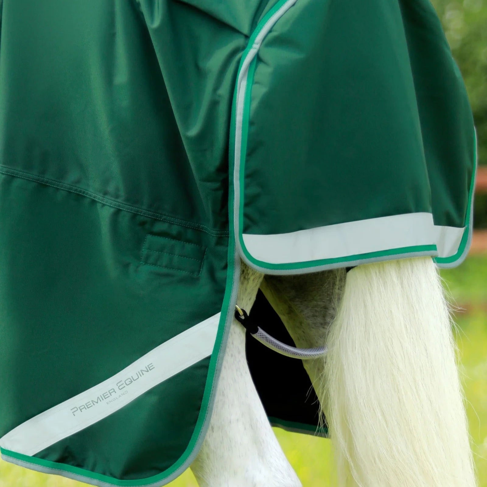 Premier Equine Buster 200g Turnout Rug with Snug-Fit Neck Cover Green