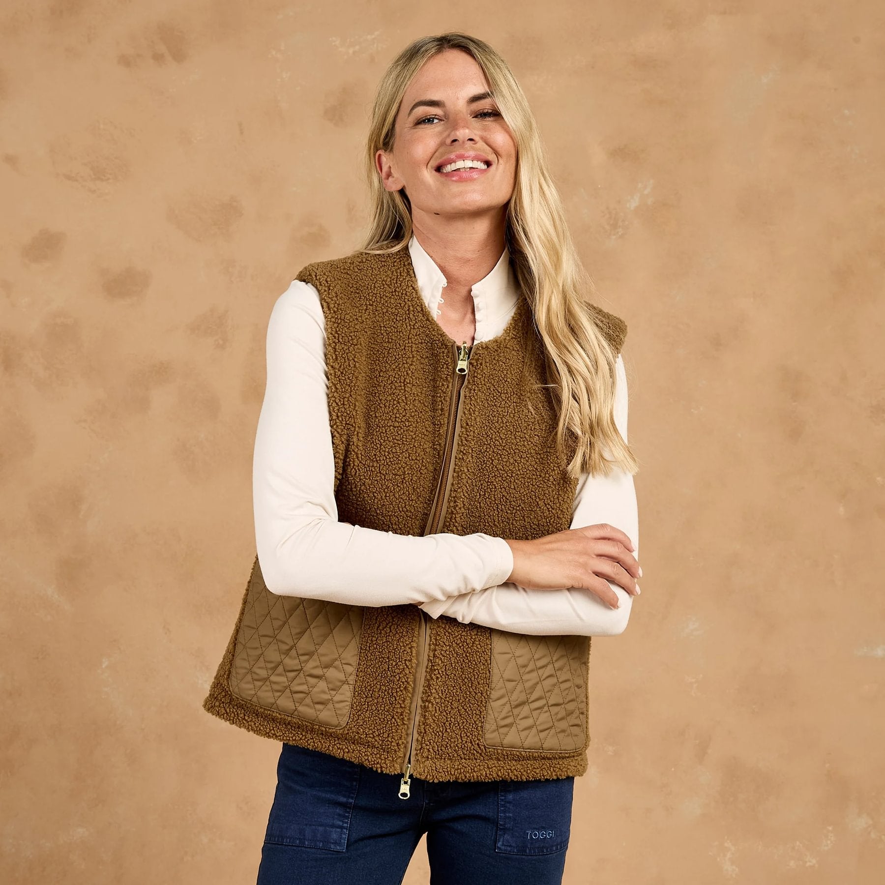 Toggi Carney women's reversible fleece gilet with quilted pockets and zip