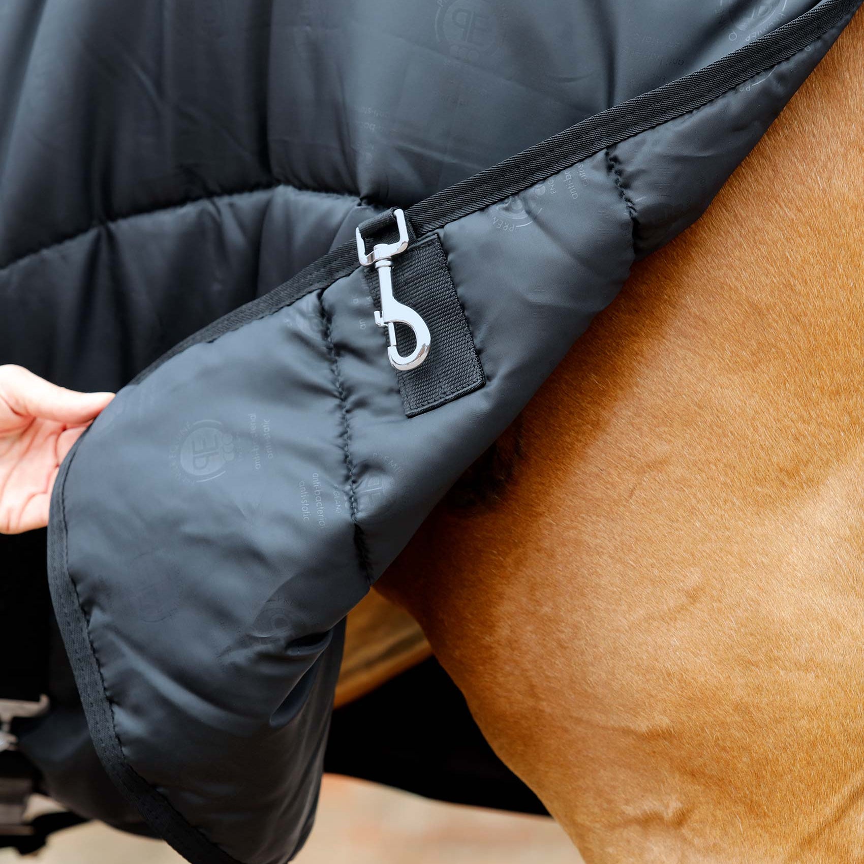 Premier Equine 100g Black Horse Rug Liner - Equiflair - Quilted, Anti-bacterial, Anti-static Equine Layering System