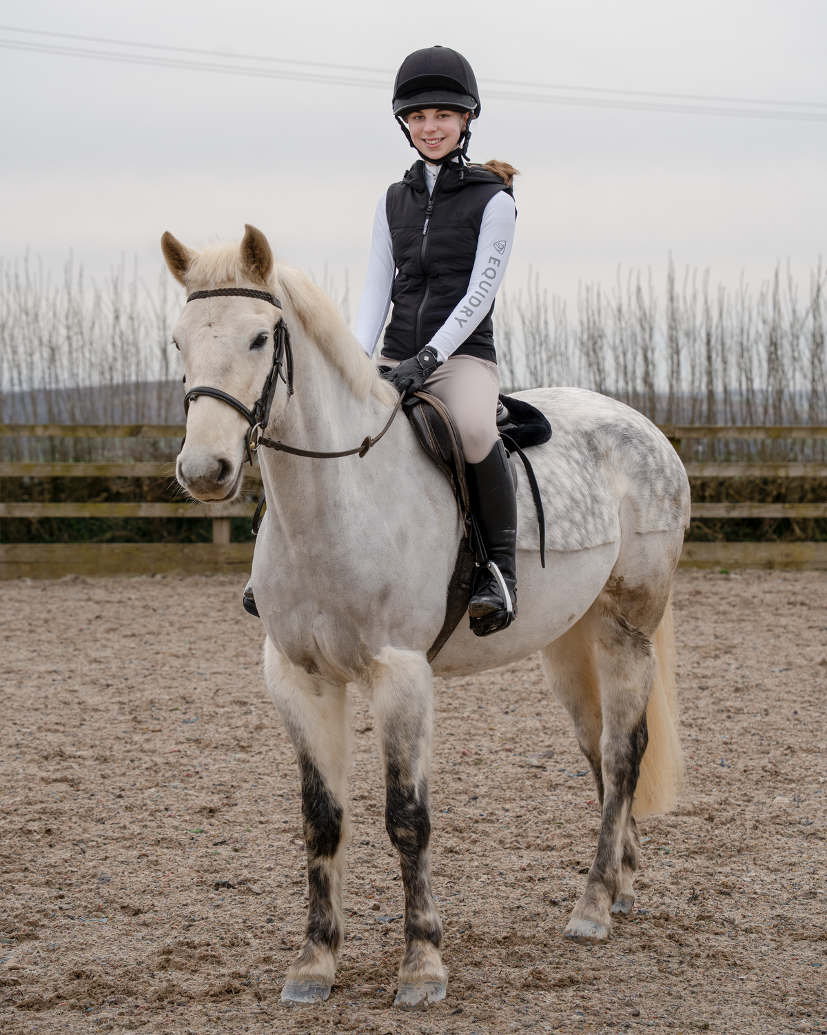 EQUIDRY Tamar lightweight kids riding gilet in black with water-repellent finish