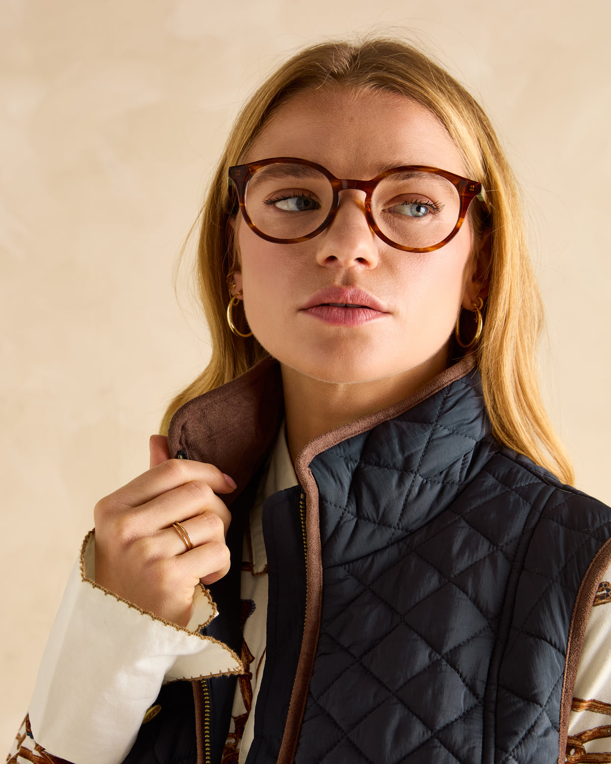 Joules Sutton Showerproof Diamond Quilted Gilet Navy: Woman in Country Style Outdoor Vest from Equiflair