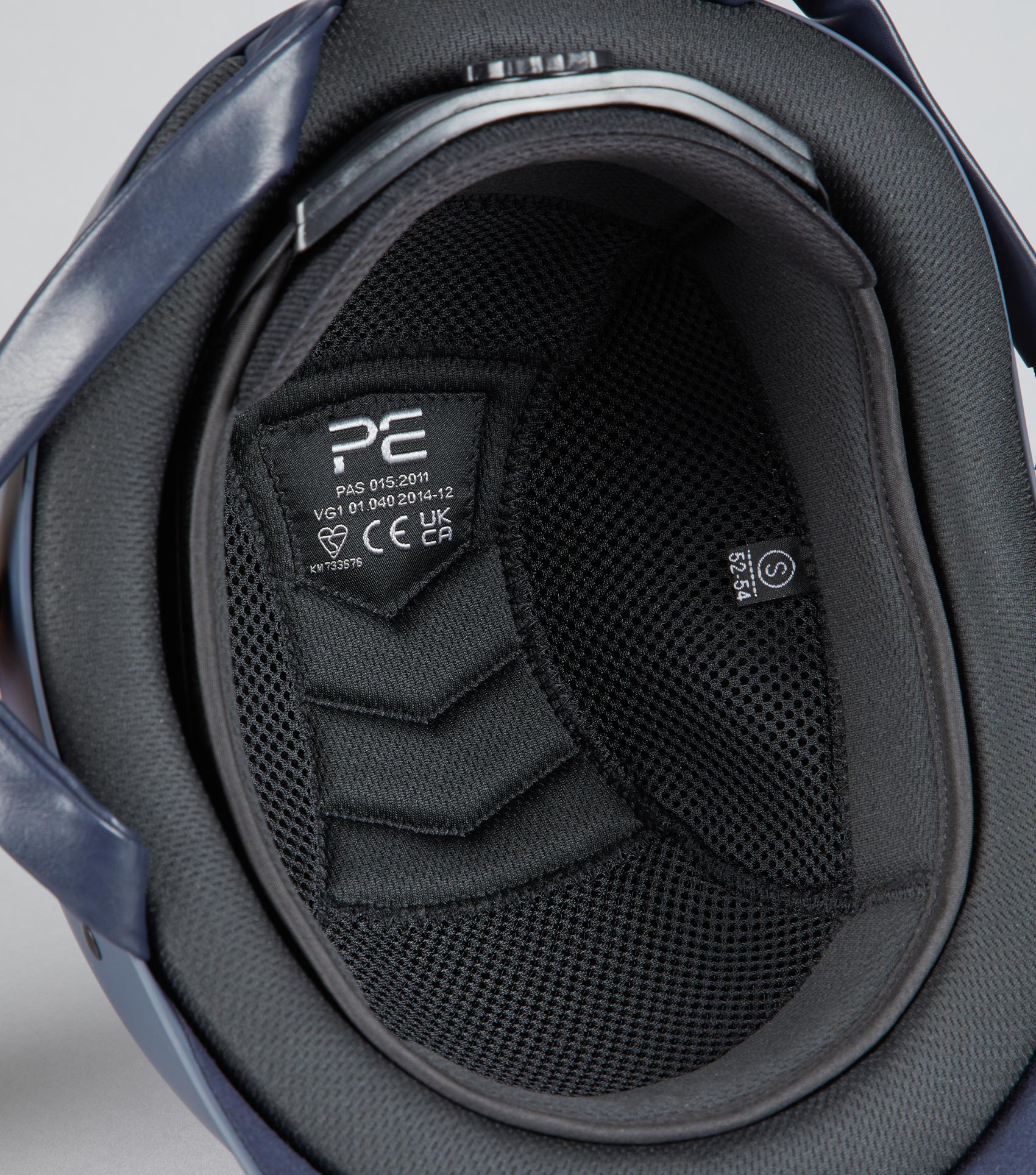 Premier Equine Riding Helmet Liner - Black. Padded, antibacterial liner for comfortable riding. Removable & Washable.