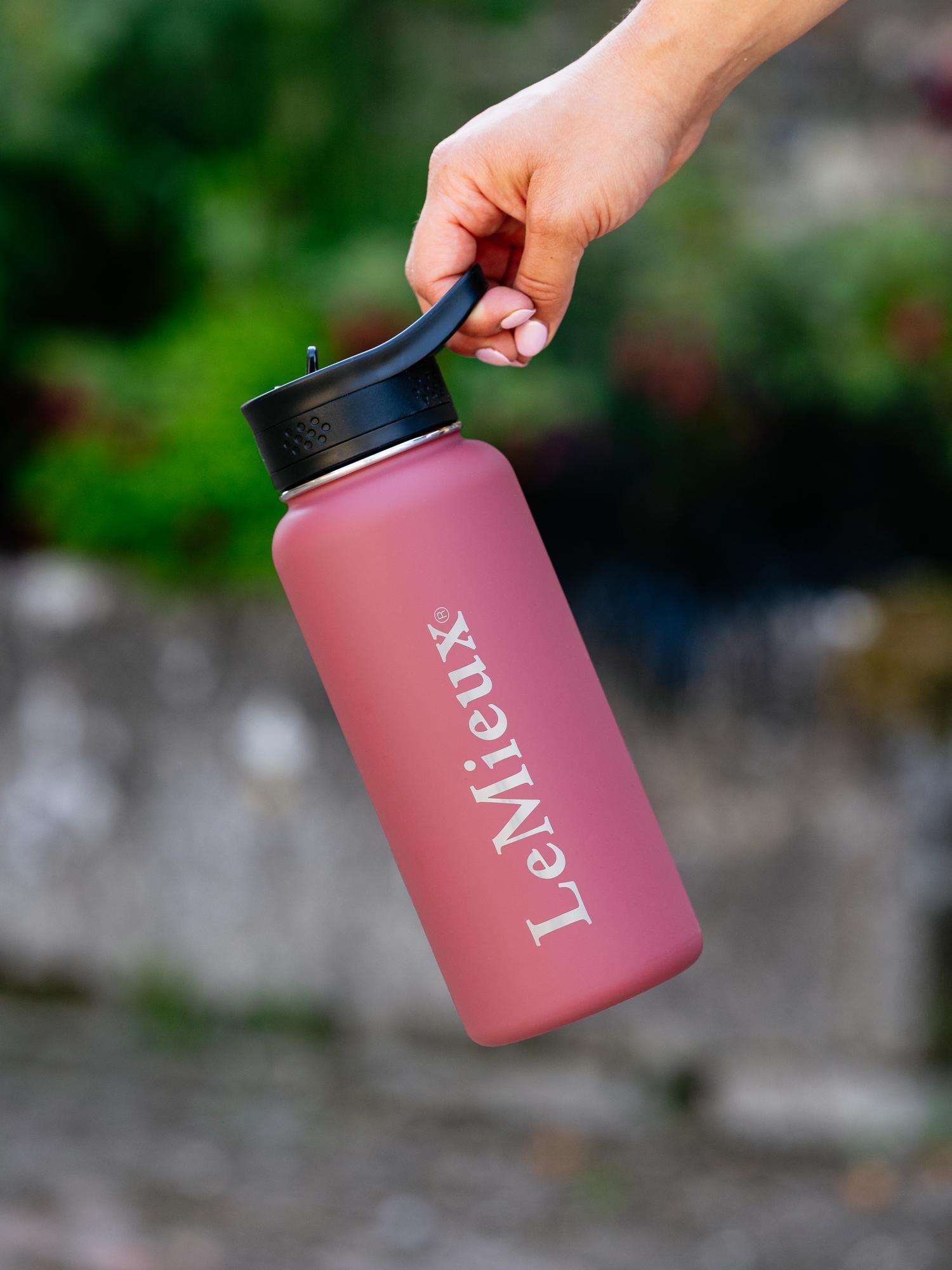 LeMieux Cranberry Drinks Bottle: Stainless Steel, Eco-Friendly Hydration for Equestrian Use