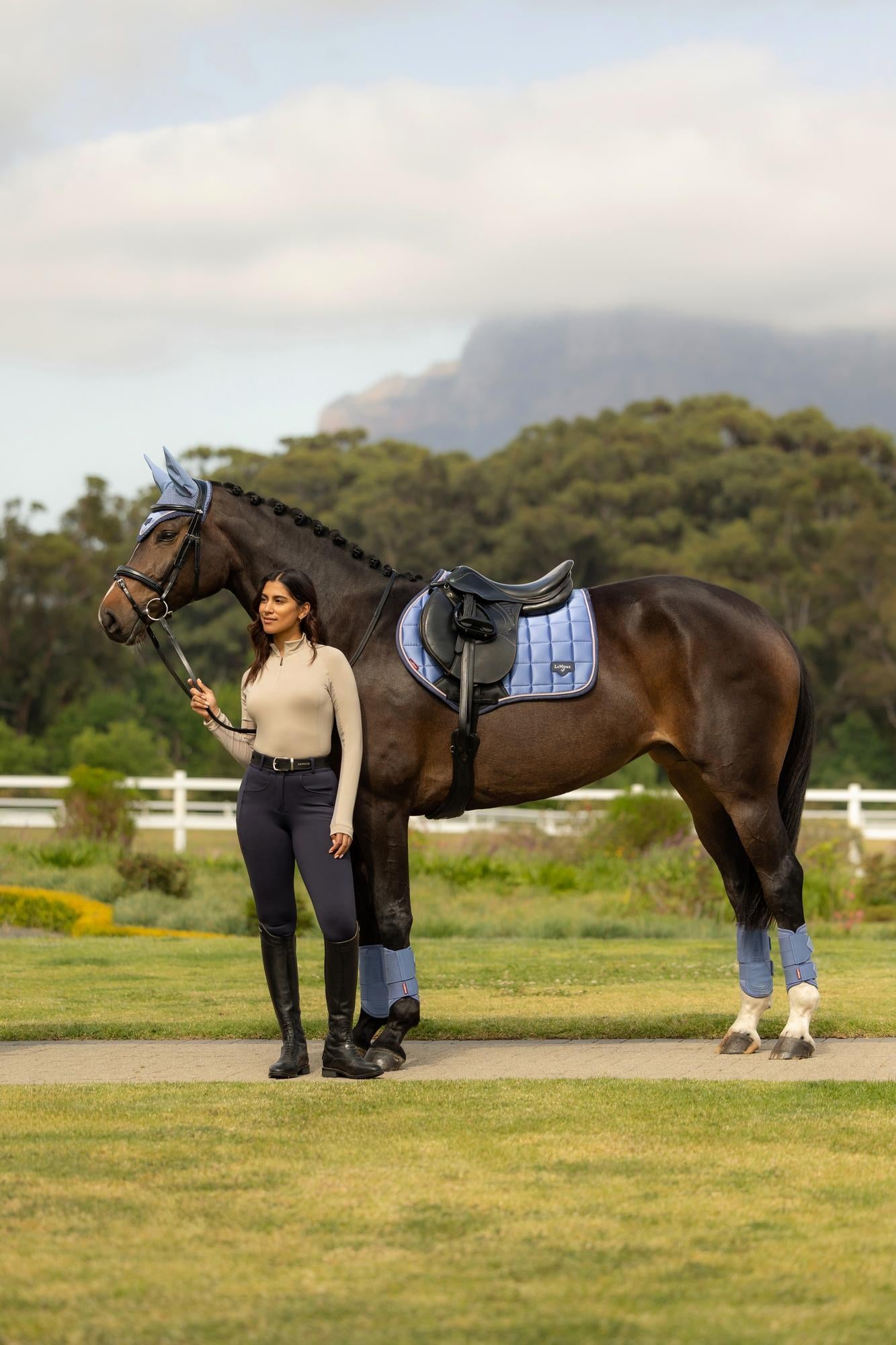 LeMieux Loire Classic Close Contact Square Powder Blue