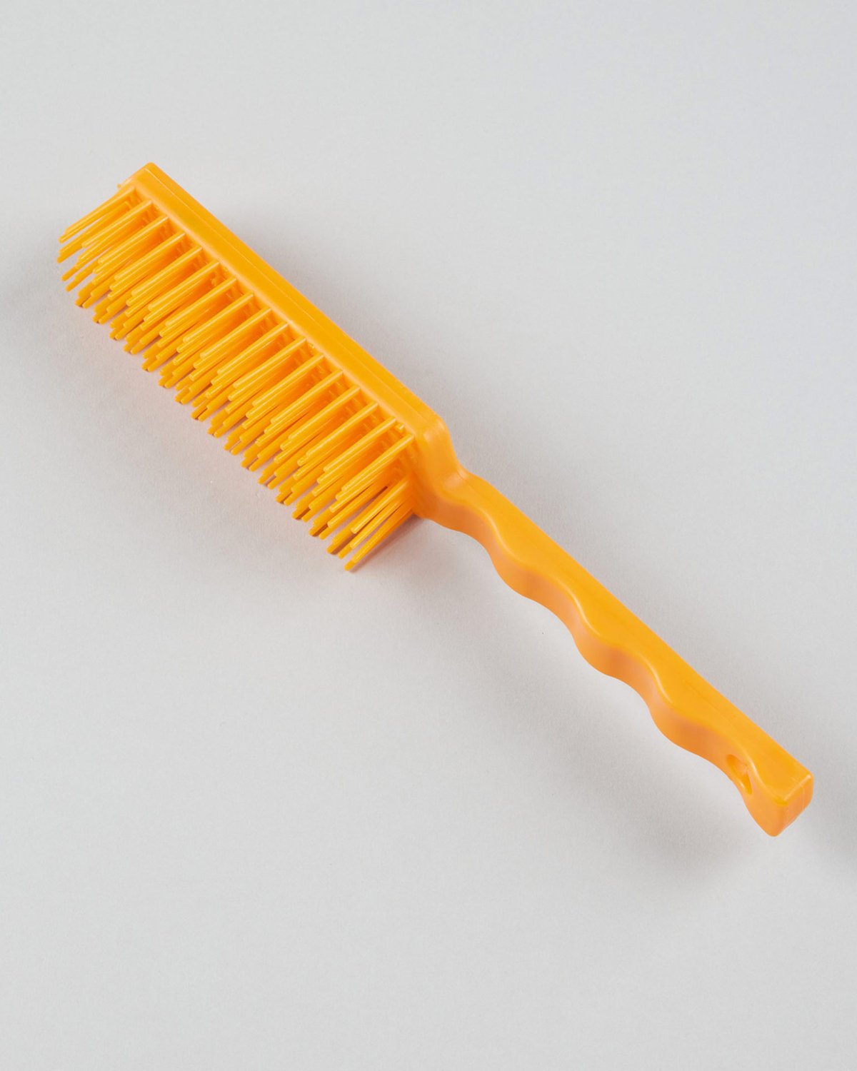 Amber Mane & Tail Detangler Comb | Equine Grooming | Equiflair - Get knot-free, healthy horse hair with this specialized…
