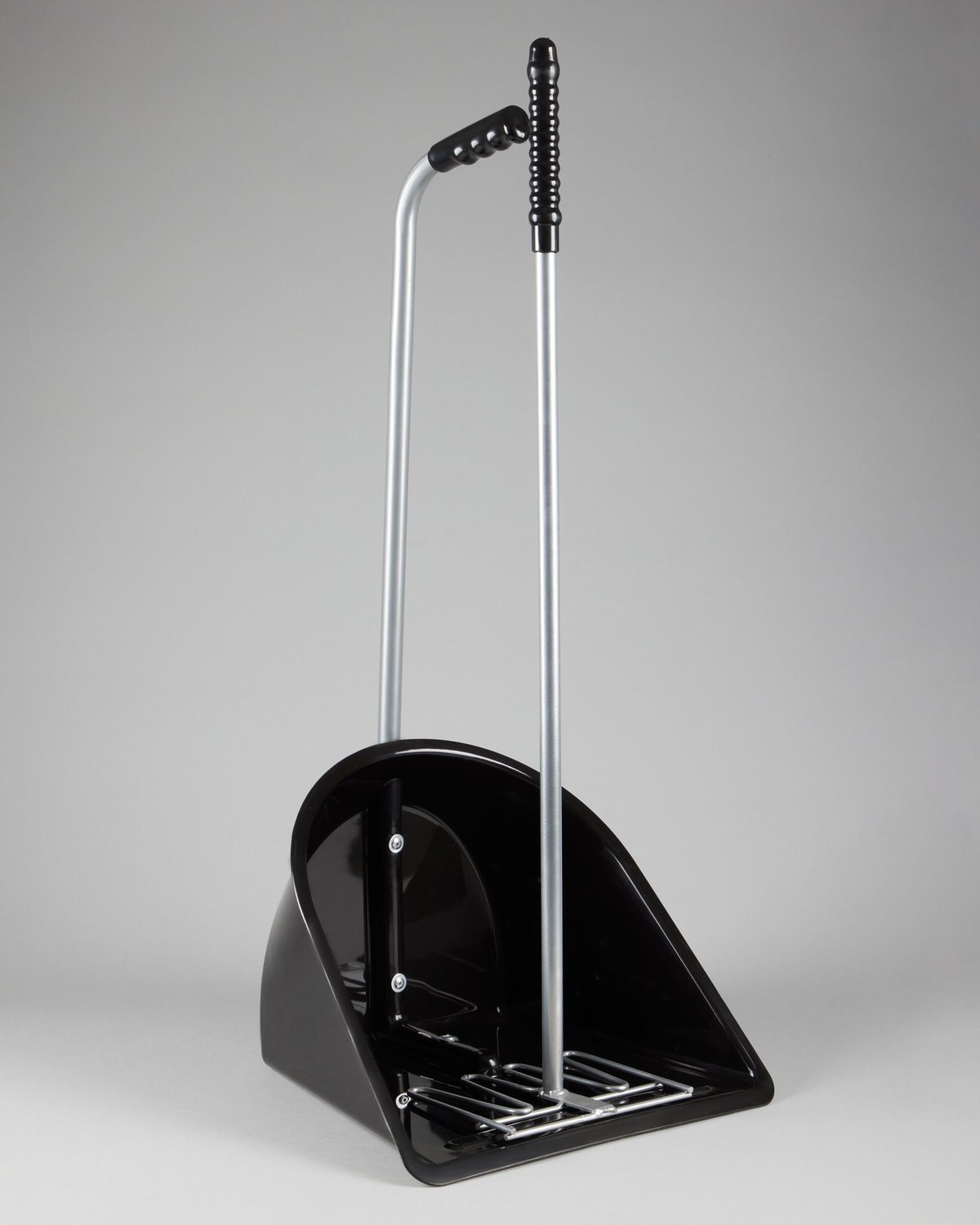 PREMIER EQUINE Manure Scoop & Rake - Black. Equiflair. Stable Cleaning, Horse Care. Shop Now! - click-and-collect…