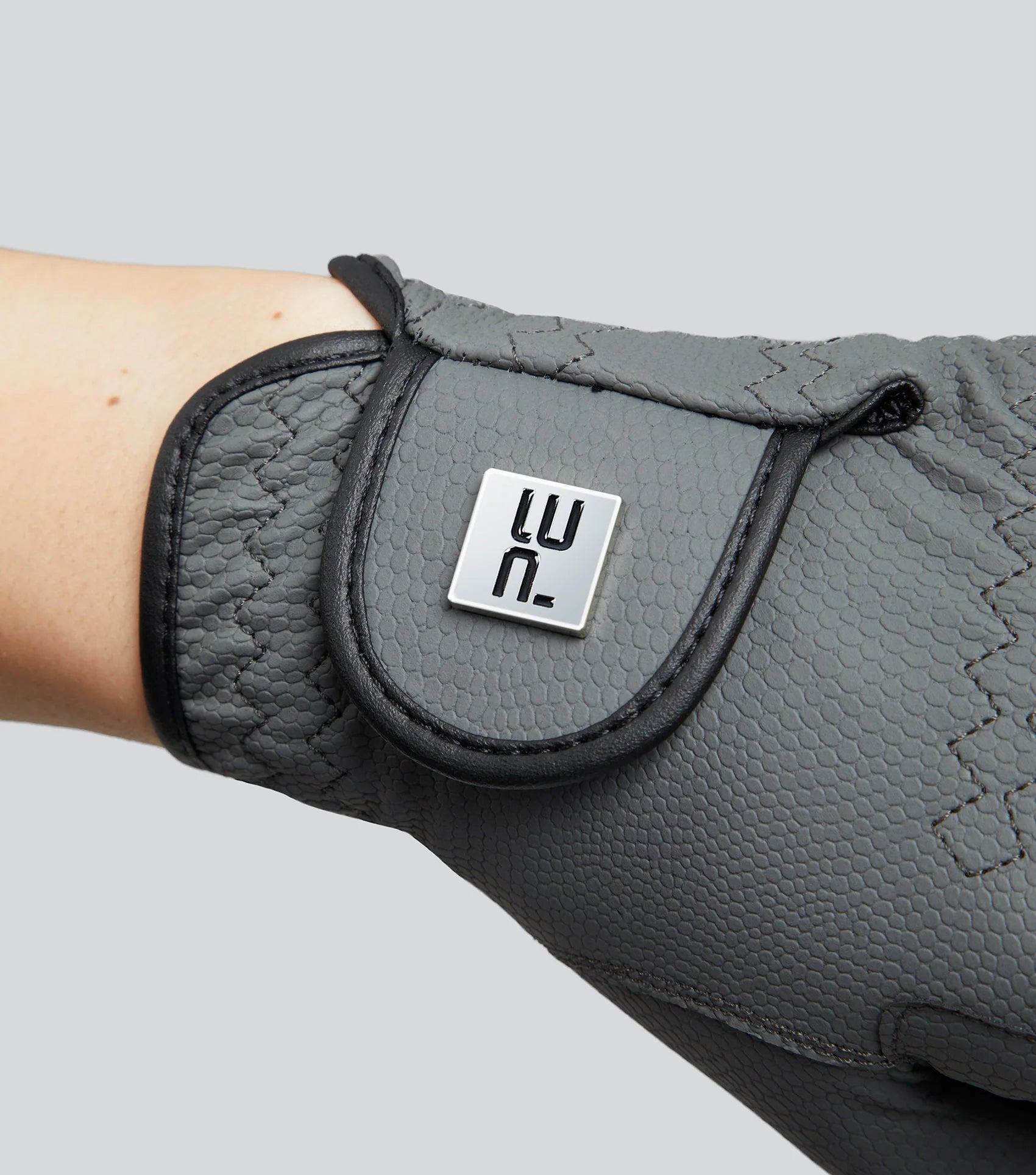 Premier Equine Metaro Grey Ladies Riding Gloves: Equestrian gloves with comfortable grip, perfect fit, touch screen compatible.