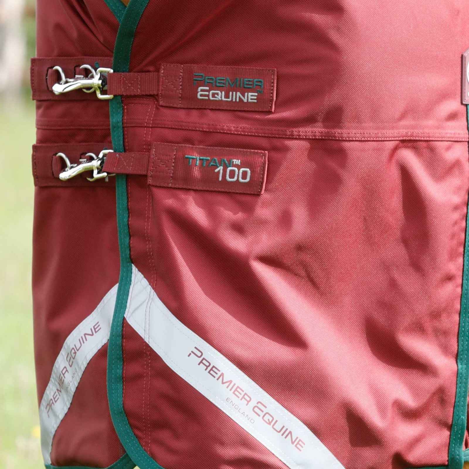 Premier Equine Titan 100g Original Turnout Rug Burgundy