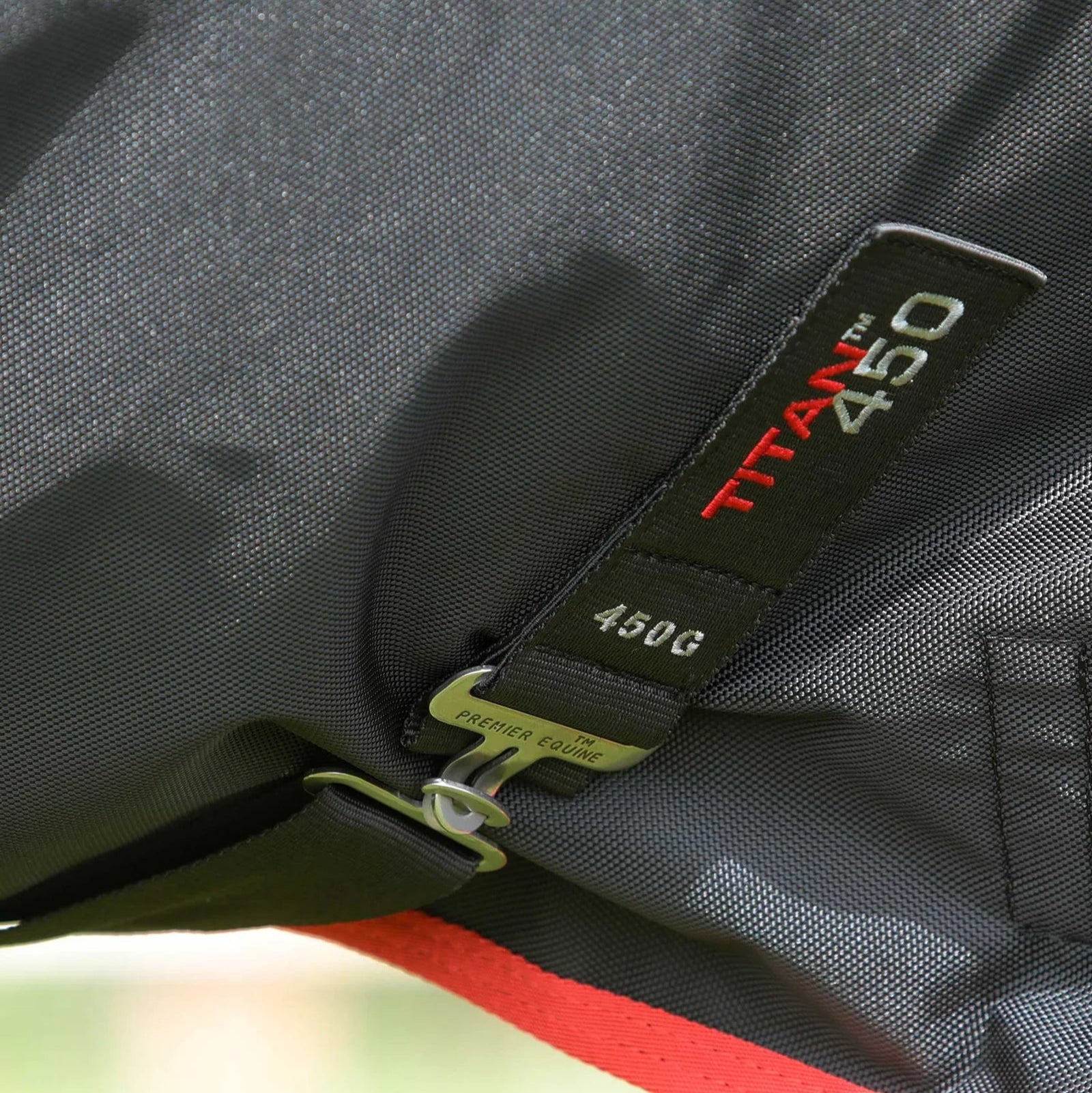 Premier Equine Titan 450g Turnout Rug Black | Heavyweight Horse Rug
