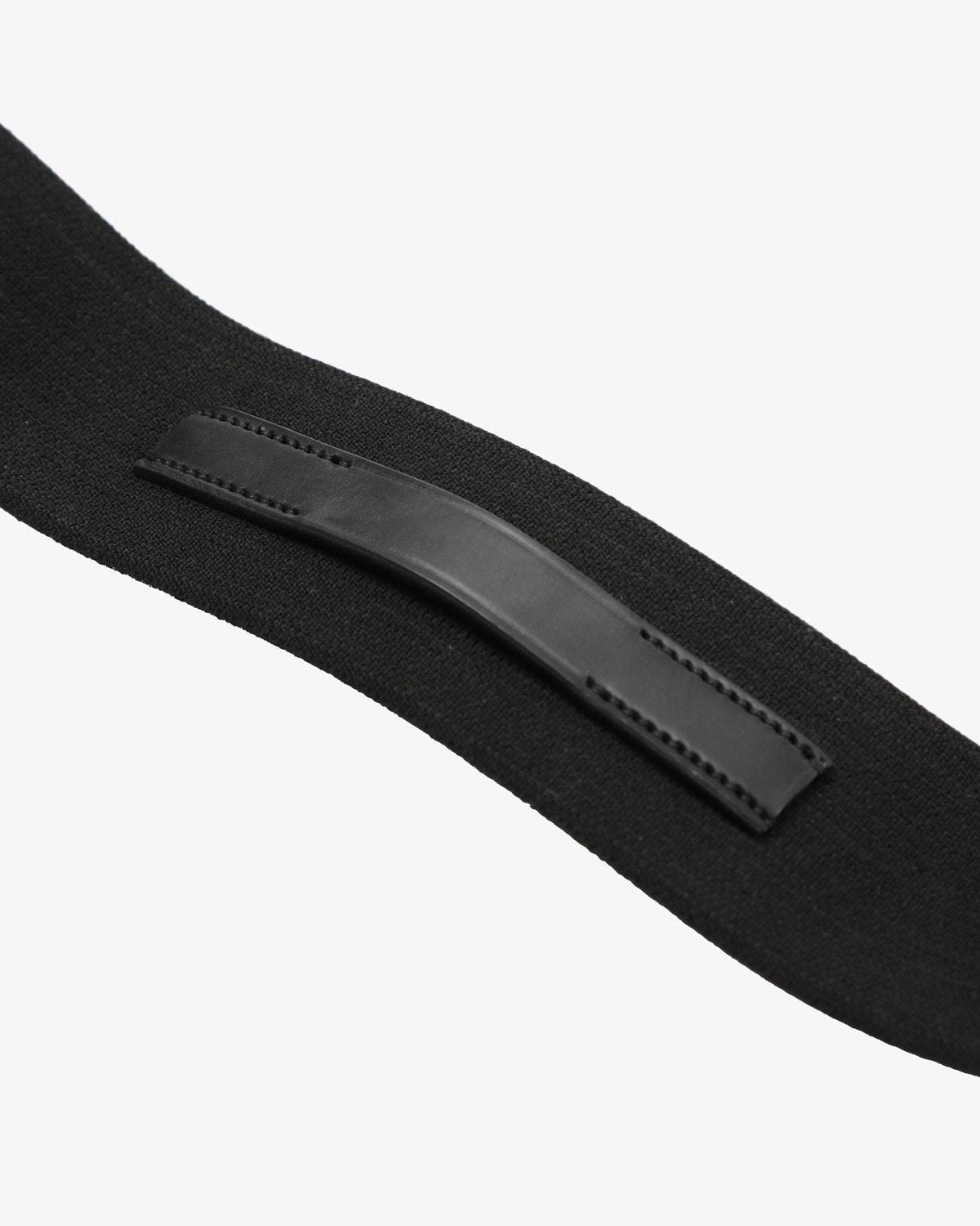 Premier Equine ZIMELLA Black Elastic Breastgirth - Close-up view of Italian leather and elasticated horse riding equipment.