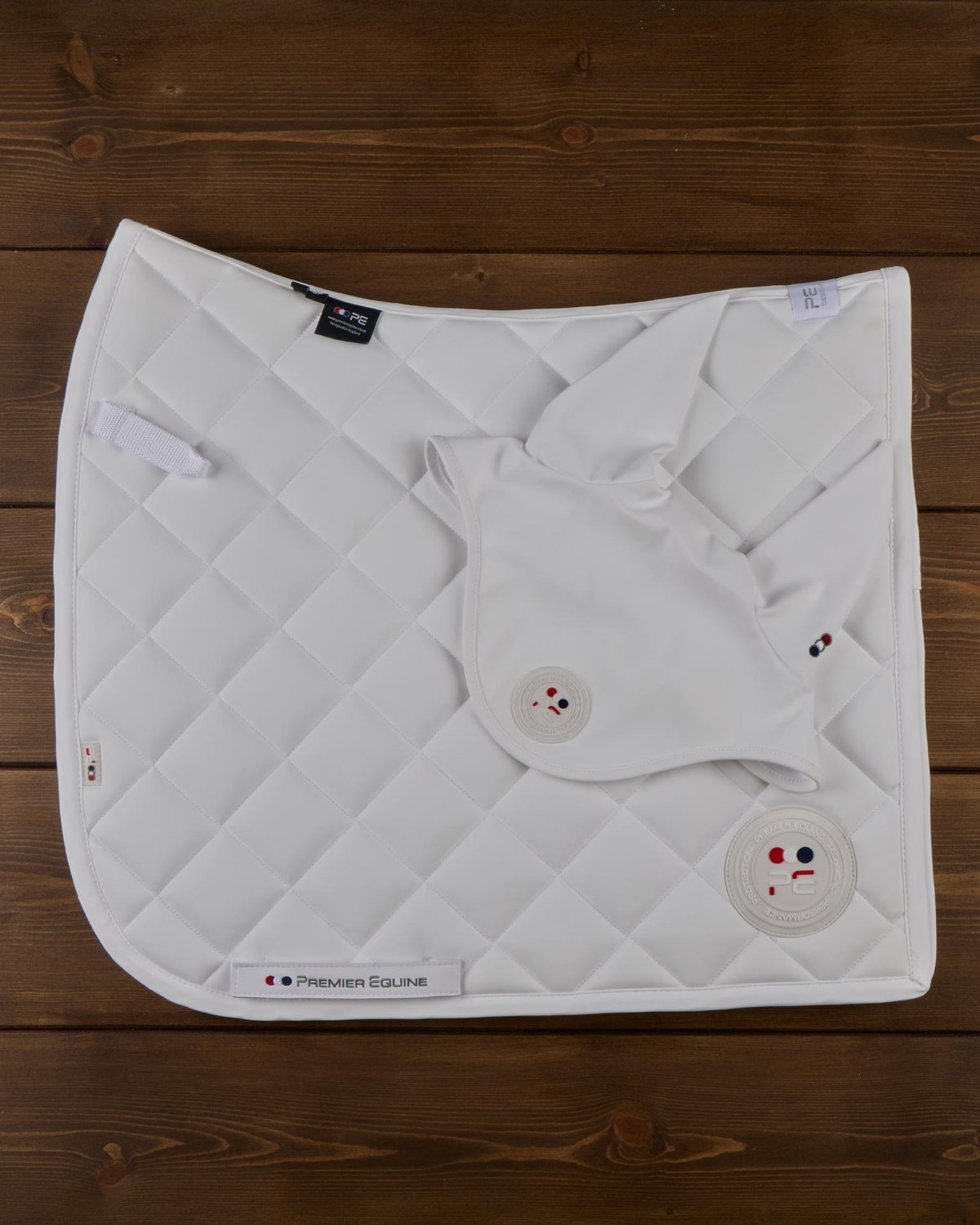 PREMIER EQUINE Atlas Dressage Square White: Close contact saddle pad for optimal performance & comfort. Equiflair.