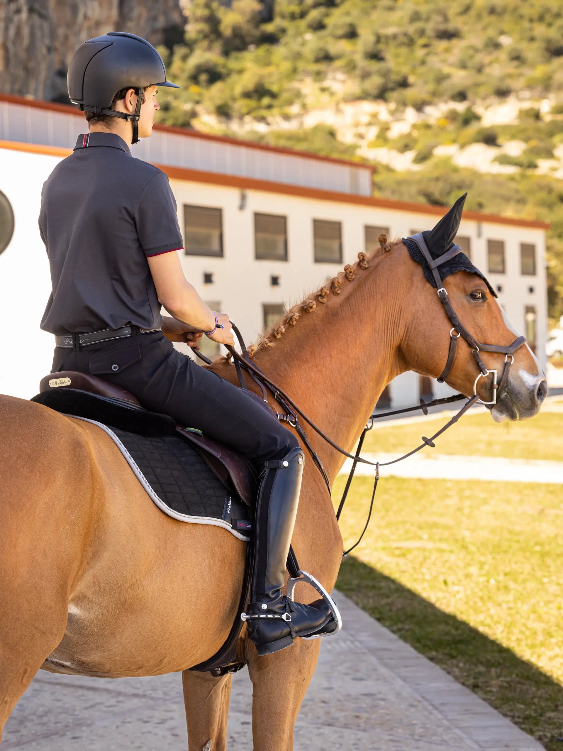 Equestrian: Horse Riding with LEMIEUX Suede EuroJump Saddle Pad - Show Jumping Style