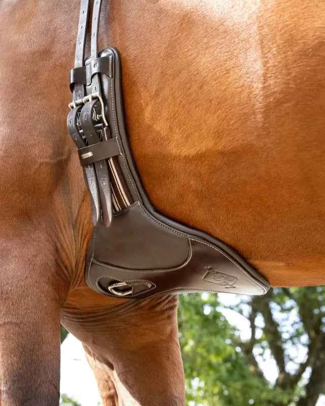 LeMieux Arika Contoured Short Stud Girth Brown