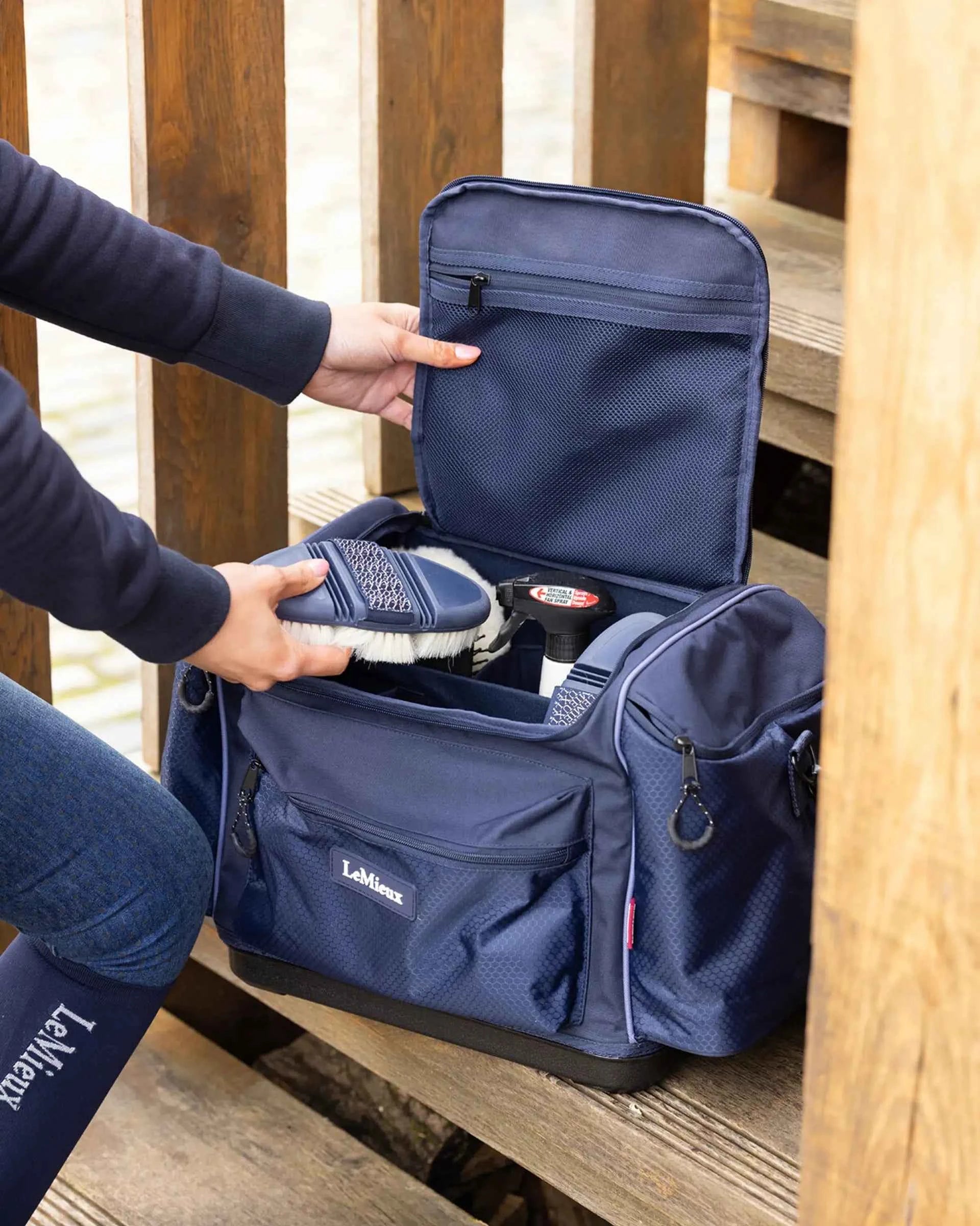 LeMieux Grooming Kit Pro Navy