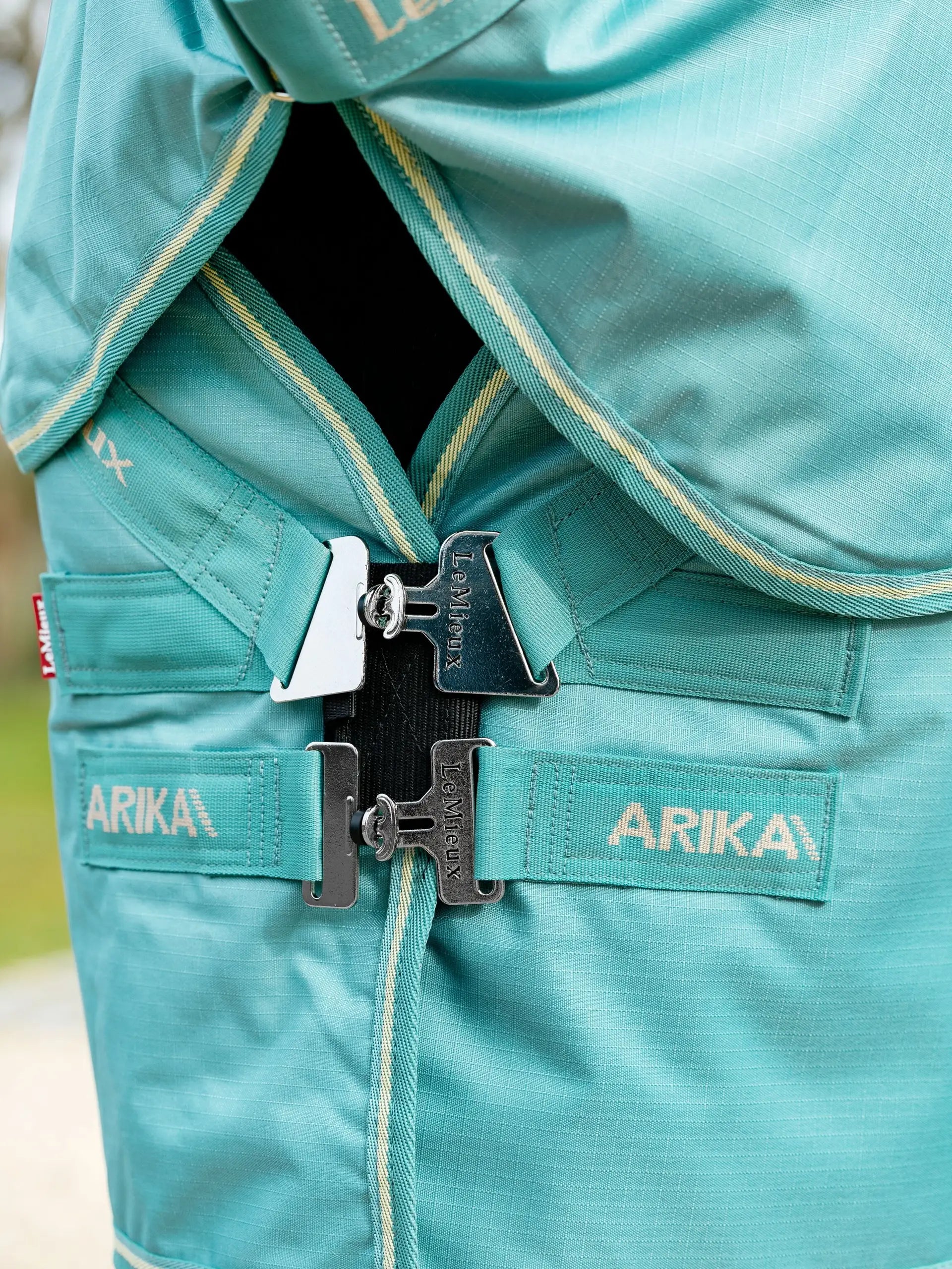 LEMIEUX ARIKA Ripstop 50G Turnout Rug in Lagoon: Chest Closure Buckles. Durable Waterproof Horse Rug.