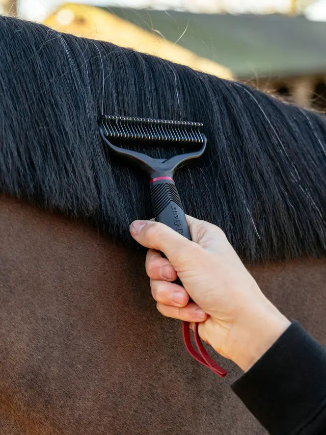 LeMieux Mane Thinning Rake Black