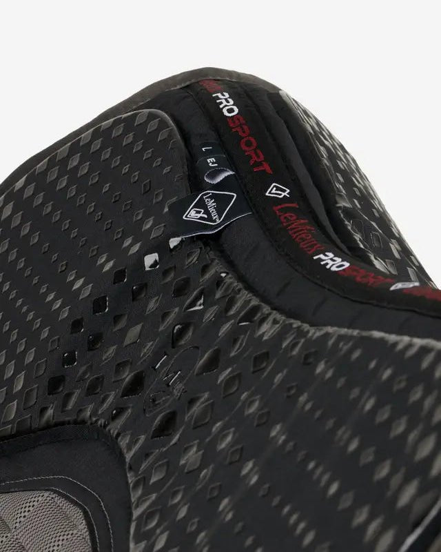 LeMieux Le Cool Grip EuroJump Pad Grey | Equiflair