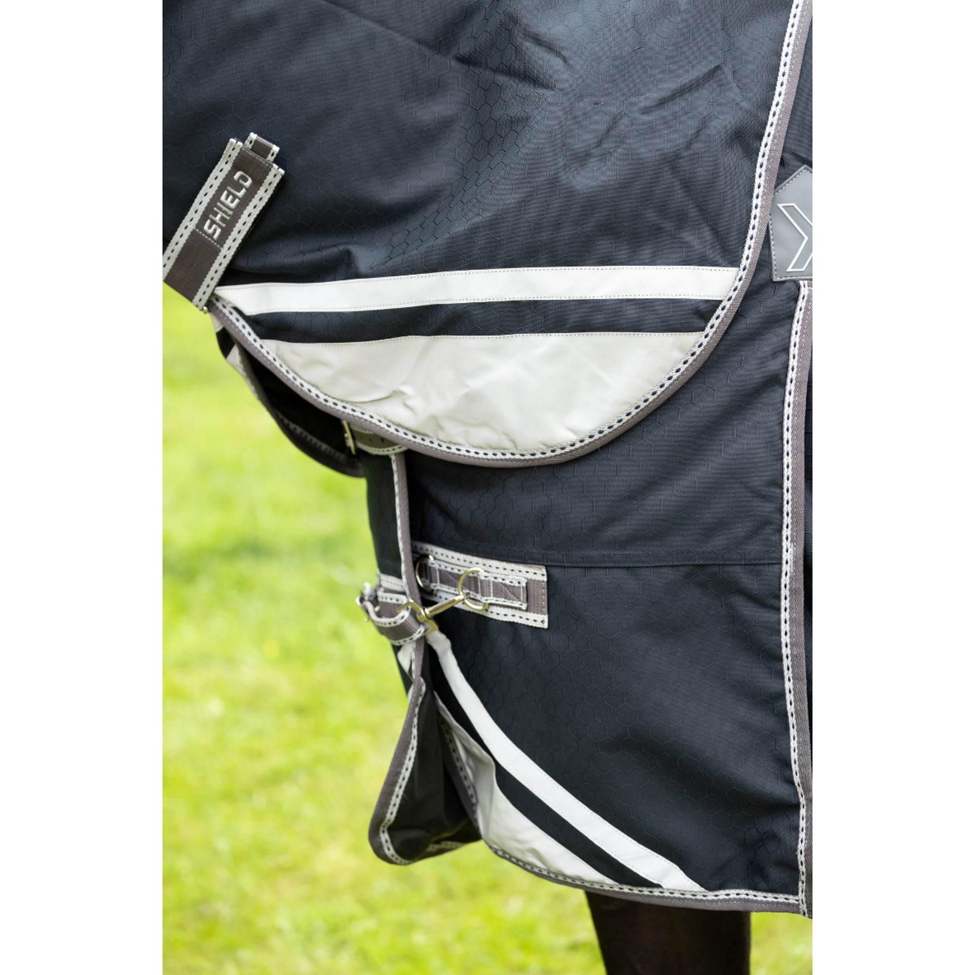 DefenceX Shield 200g Horse Turnout Rug - Waterproof, Detachable Neck, Reflective