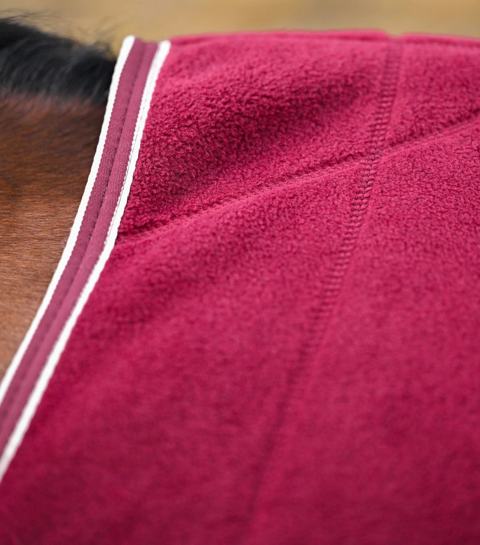 Equiflair Horse Fleece Rug Burgundy/White - Premium Equestrian Comfort