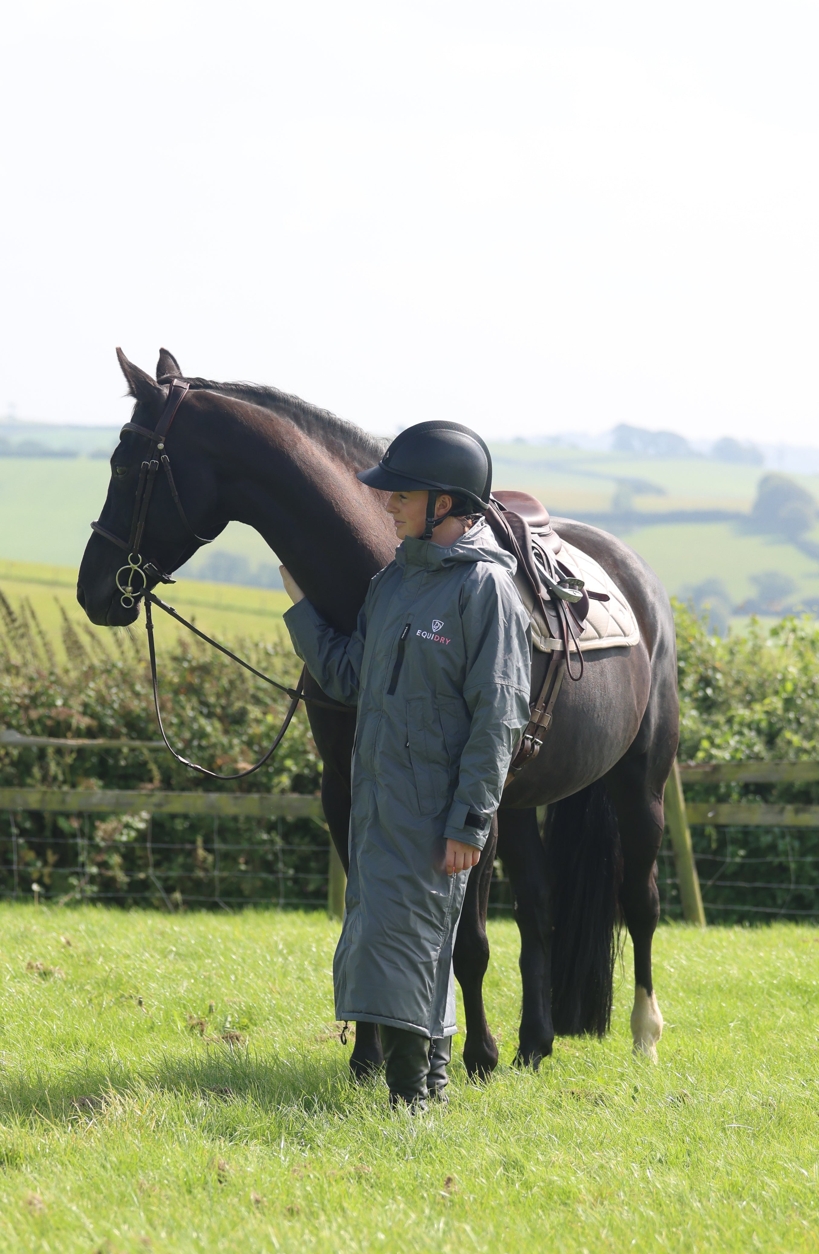 EQUIDRY women's thin fleece long waterproof horse riding coat in charcoal/penelope pink with horse