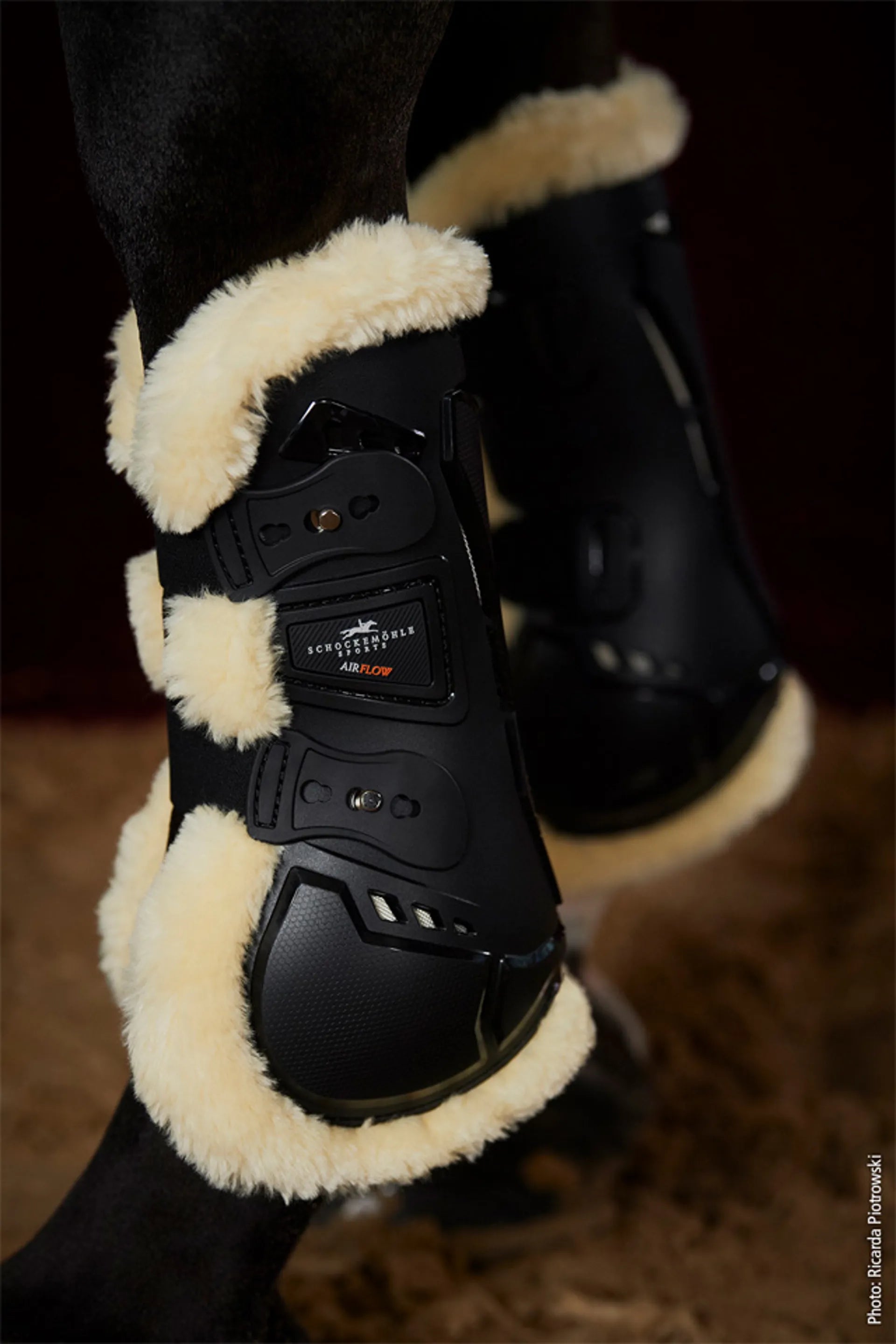 SCHOCKEMOHLE Air Flow Champion Faux Fur Tendon Boots Black - Horse Leg Protection