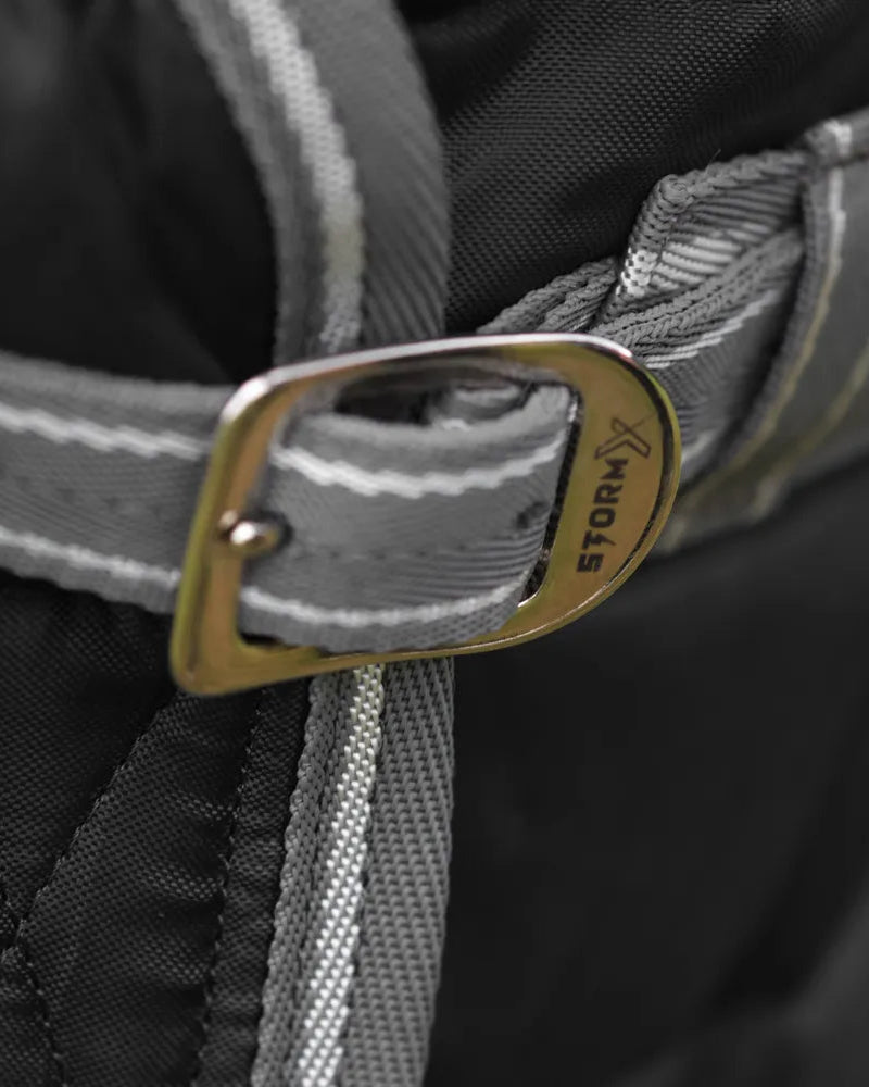 STORMX EMPRA 200 Stable Rug - Black | Equiflair Horse Rug - Midweight Stable Rug, Detail of Buckle