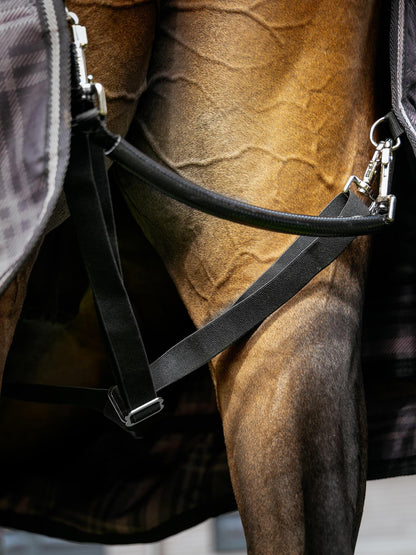 Lemieux Arika Heritage Check Turnout Rug Cocoa: Close-up of secure fittings & straps on horse.