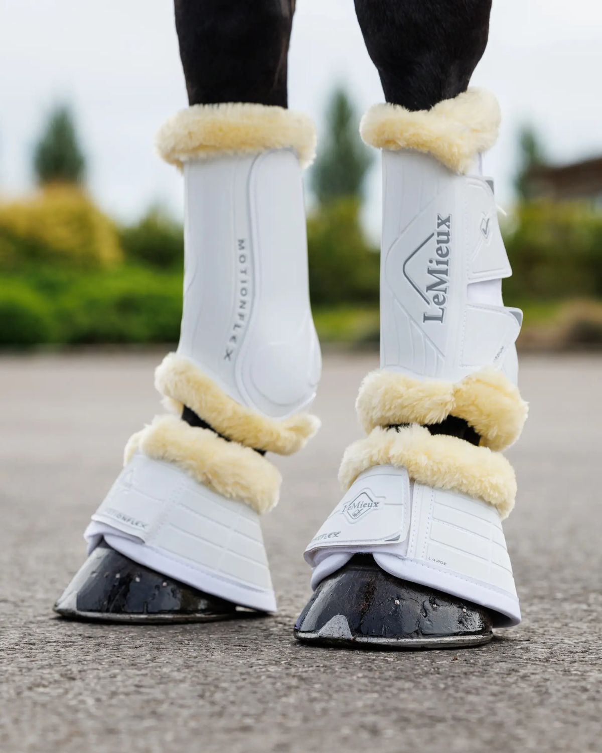 LeMieux Motionflex Over Reach Boot with Fleece Edge White/Natural