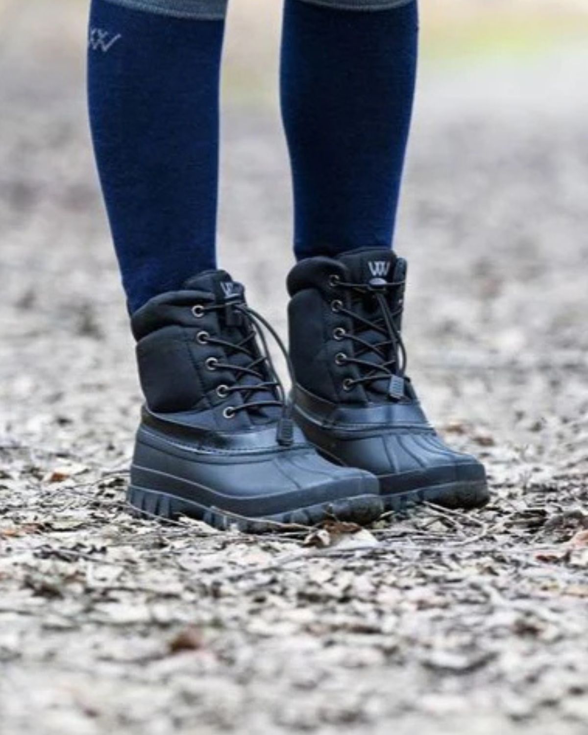 WOOF WEAR Black Laced Yard Boots: Waterproof winter boots with fleece lining for stable work and cold weather protection.