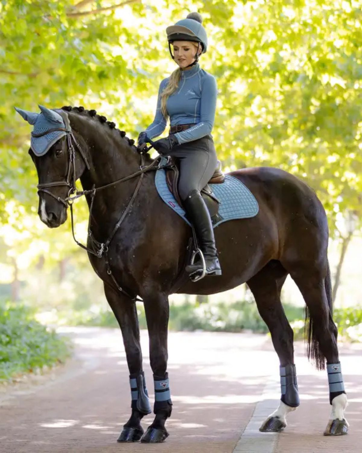 LeMieux Suede Close Contact Square Ice Blue