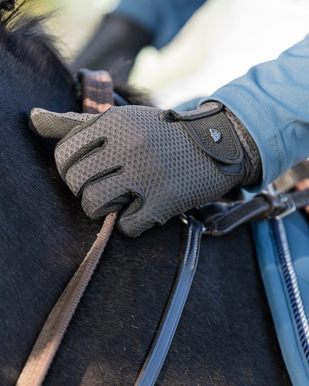 WOOF WEAR EVENT GLOVE BLACK - Equestrian Horse Riding Gloves for Optimum Grip & Cooling - Equiflair