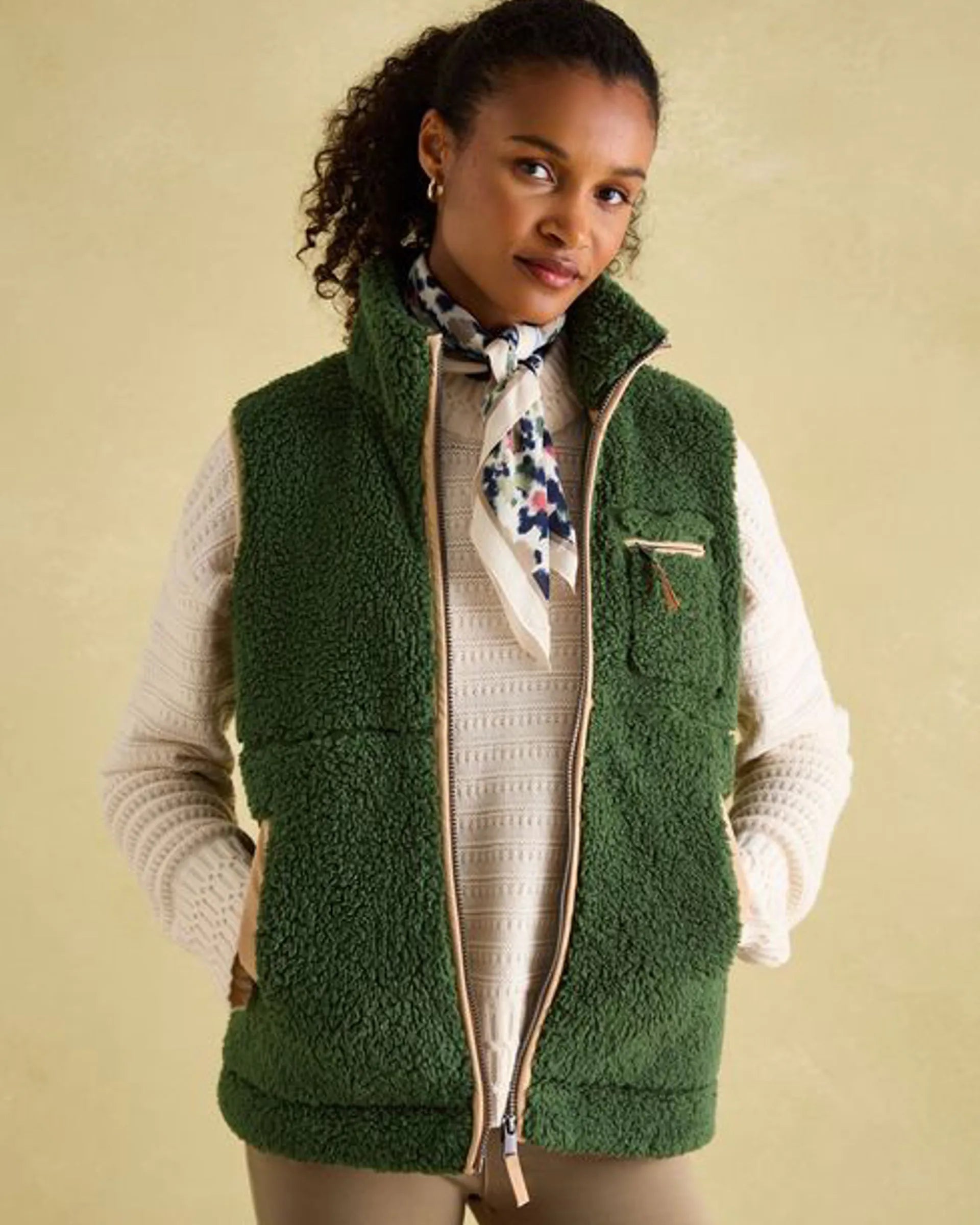 JOULES Mallory Green Fleece Gilet: Women's Sleeveless Jacket, Warm Vest