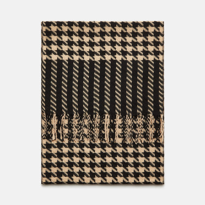 Joules Langtree Houndstooth Scarf: Black and Tan Pattern, Stylish Winter Accessory