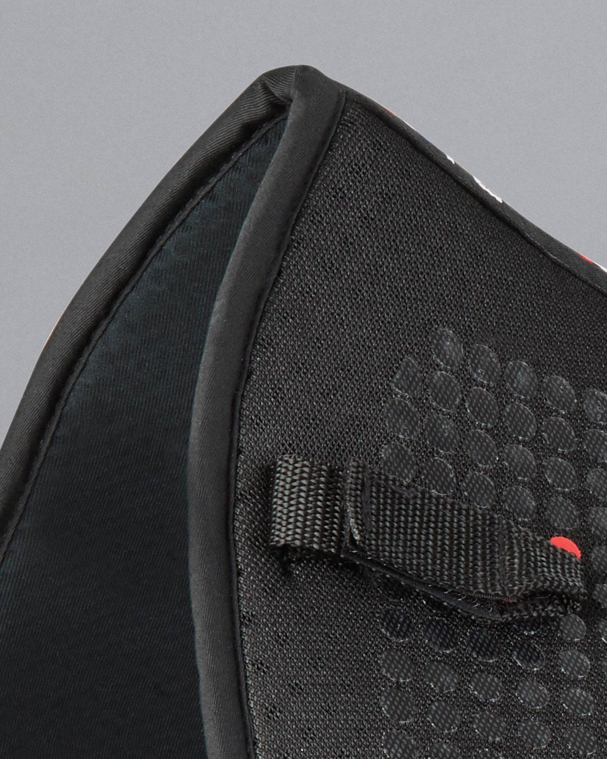 PREMIER EQUINE Close Contact Airtechnology Anti-Slip Dressage Square Black - Saddle Pad Detail