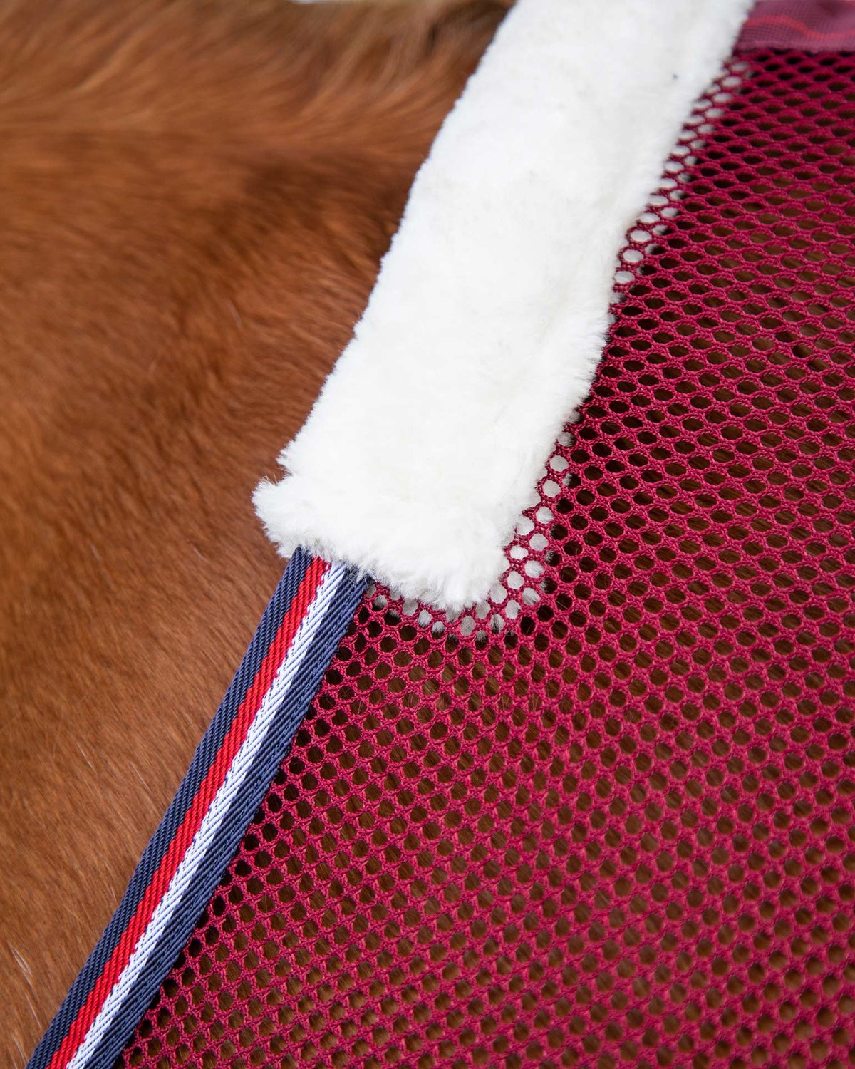 Premier Equine Arisca Scrim Cooler Burgundy: Breathable horse cooler rug for moisture wicking & comfort. Ideal for travel & post-exercise.