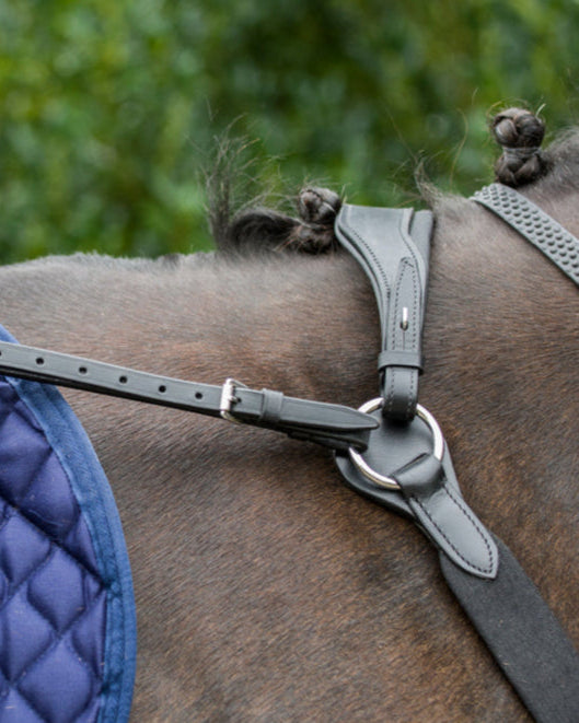 CAMEO PERFORMANCE ELASTICATED BREASTPLATE BROWN: Ergonomic, Padded, Martingale Attachment, Leather Horse Equipment. Equiflair Store