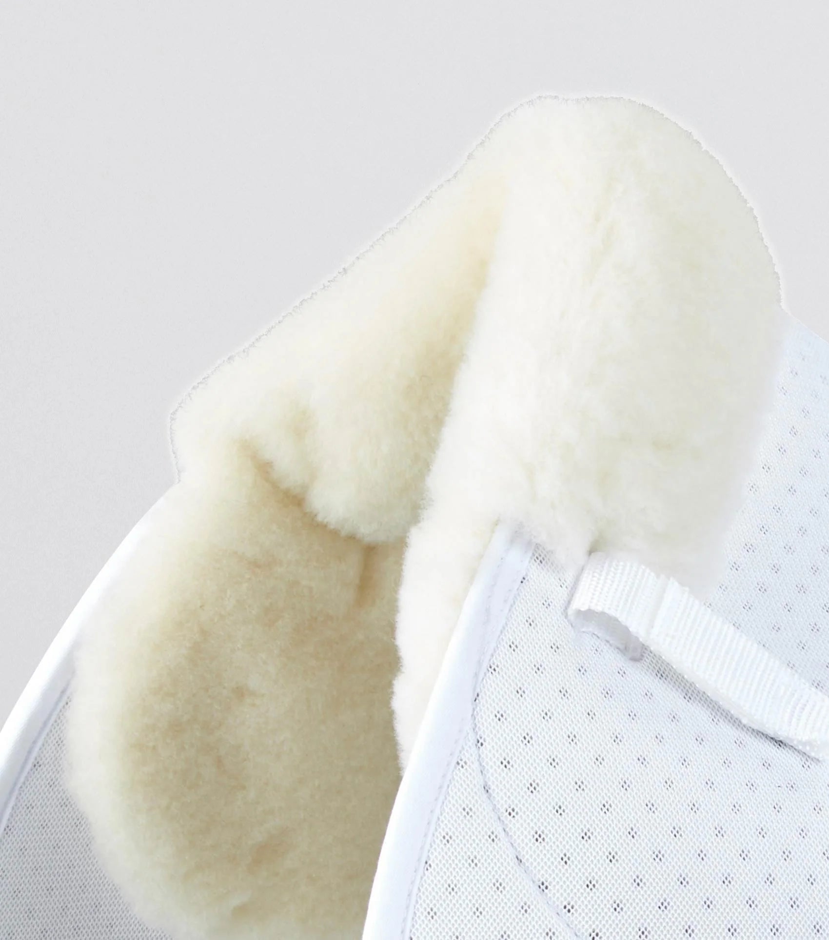 Premier Equine Airtechnology Wool Saddle Pad: Shockproof, GP/Jump, White/Natural Wool. Comfortable Equestrian Gear.