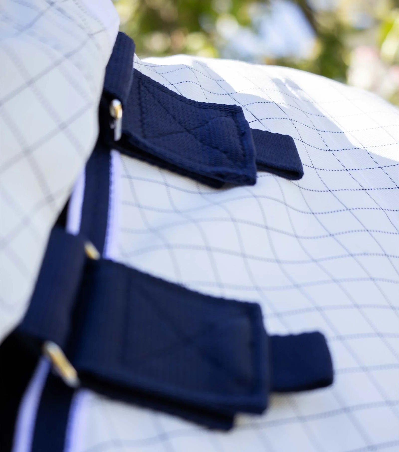 Premier Equine Cotone Stable Sheet with Neck Cover White/Navy