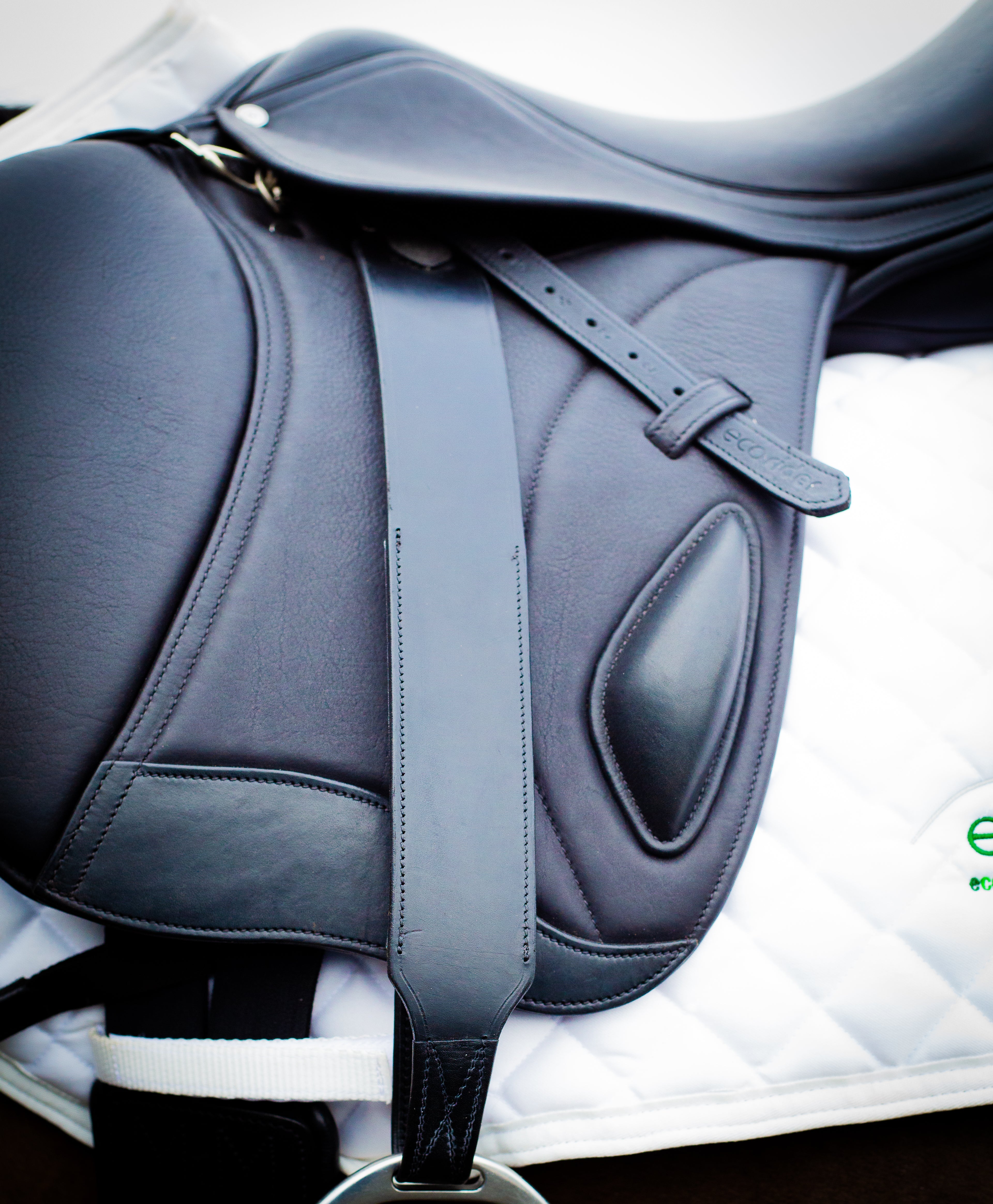 ECORIDER Balance Stirrup Leathers Black: Equestrian Horse Riding Equipment