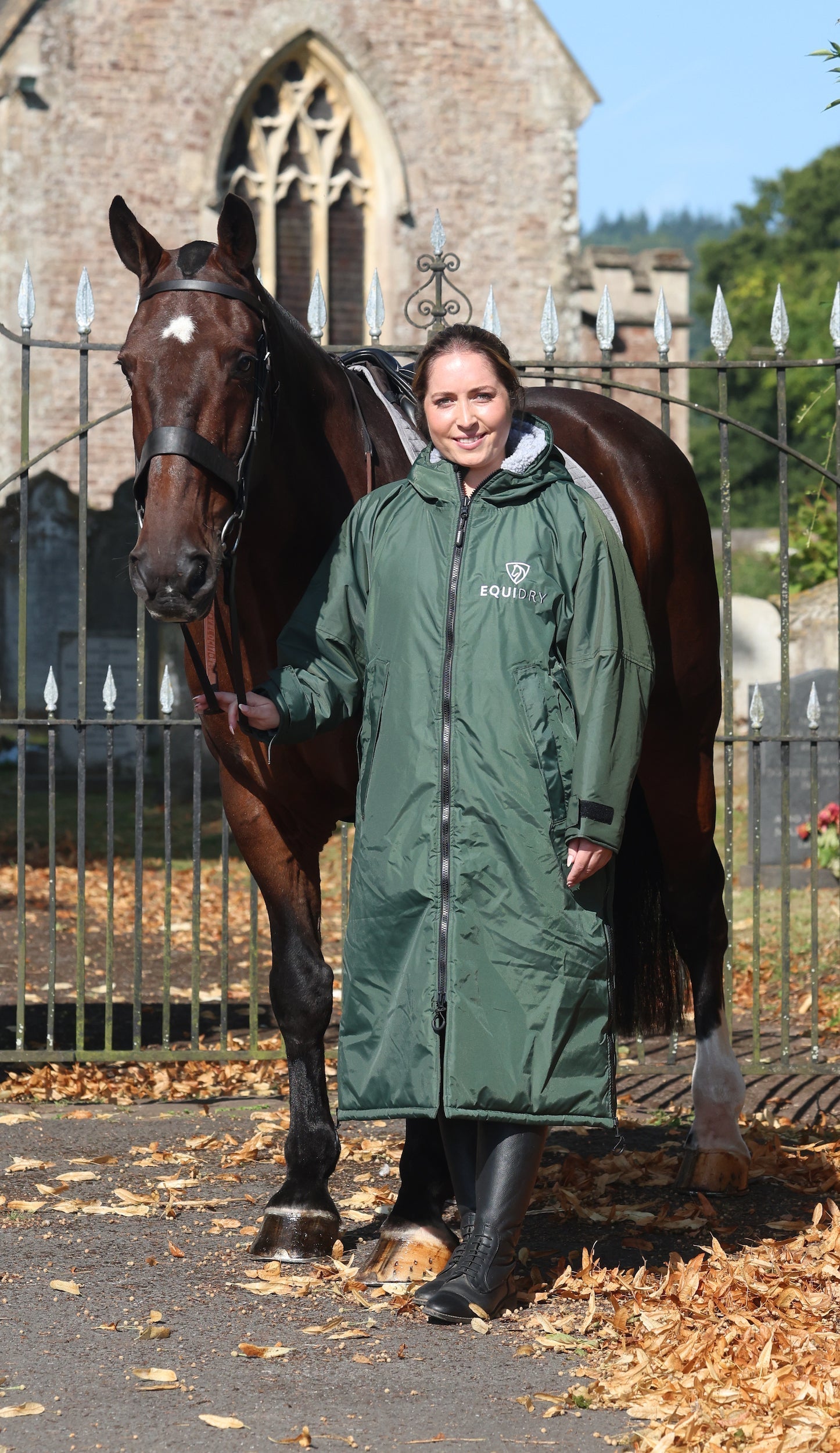EQUIDRY waterproof horse riding raincoat All Rounder Original thick fleece Women's Black Forest Green/Grey rider with horse