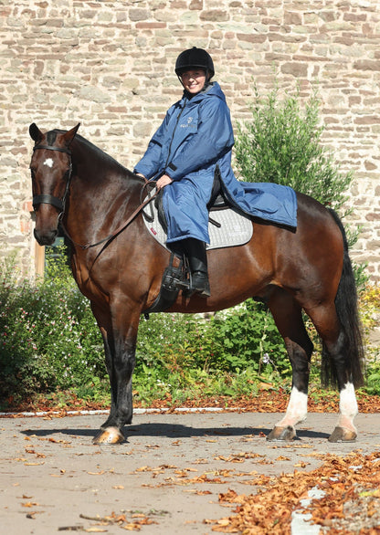 EQUIDRY waterproof horse riding raincoat All Rounder Original thick fleece Women's steel blue on horse