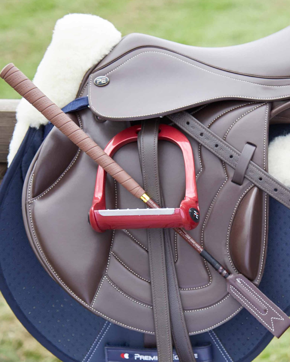 PREMIER EQUINE Foligno Jumping Bat Brown - Equestrian Equipment for Horse Riding