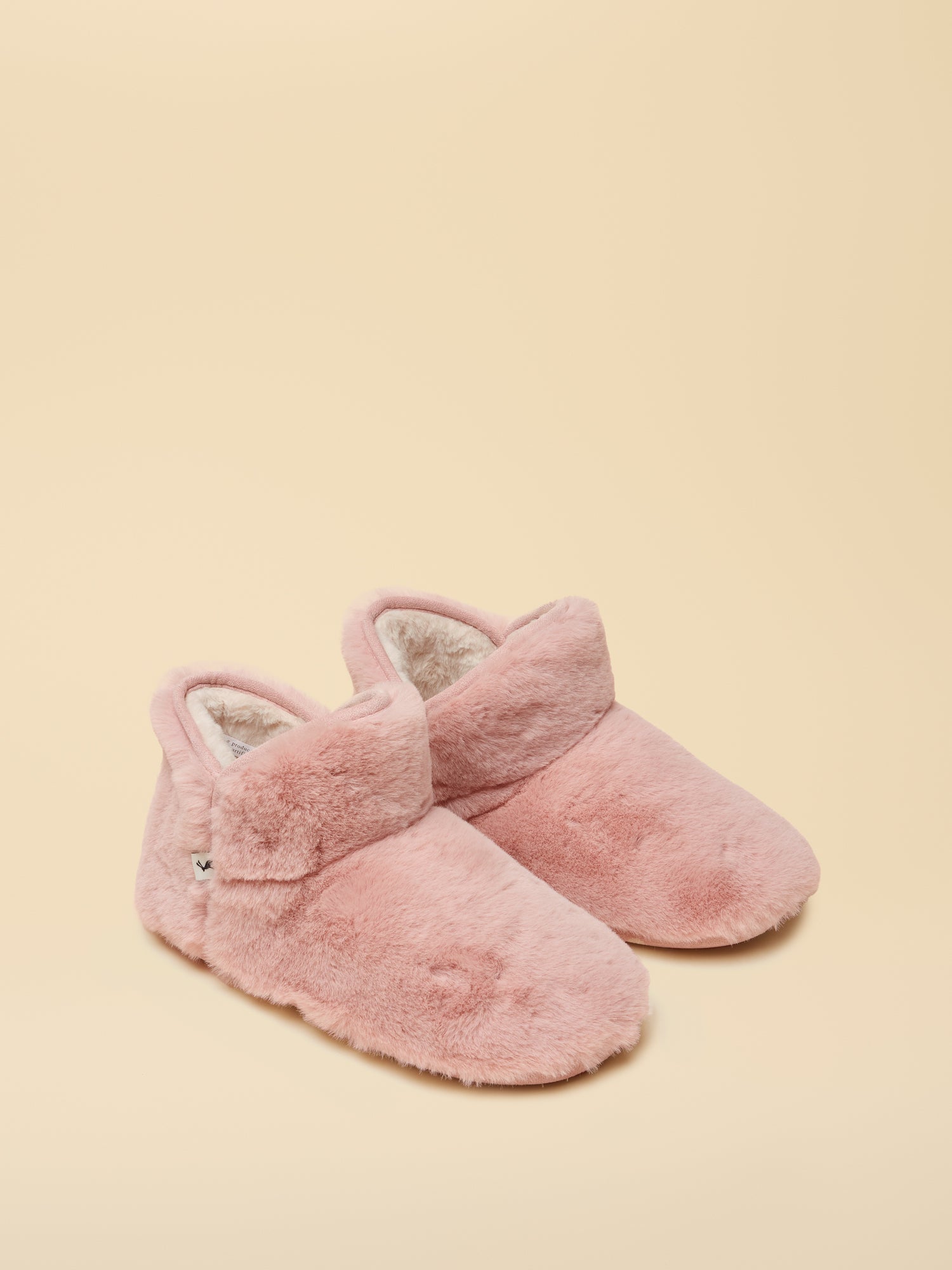 Joules Cabin Luxe Pink Slippers - Women's Fluffy Slip-ons | Equiflair