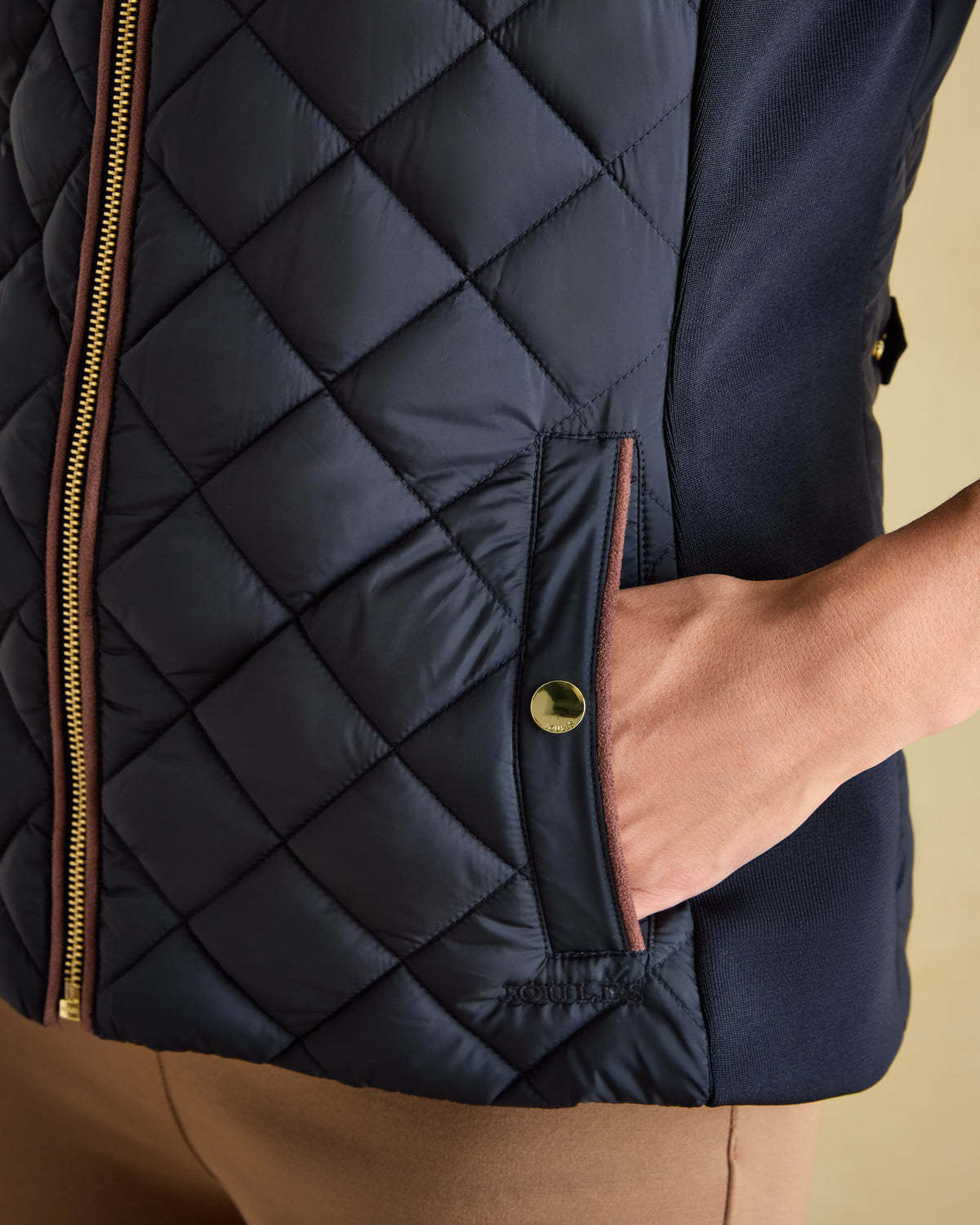 Joules Braemar Luxe Navy Quilted Gilet: Stylish & Showerproof Women's Vest